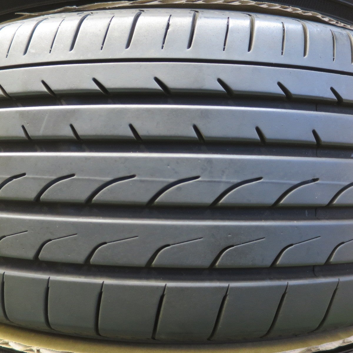 バリ溝！9.5分★STEINER 225/45R19 ヨコハマ ブルーアース RV-02 19インチ シュタイナー PCD114.3/5H★6061001イノ