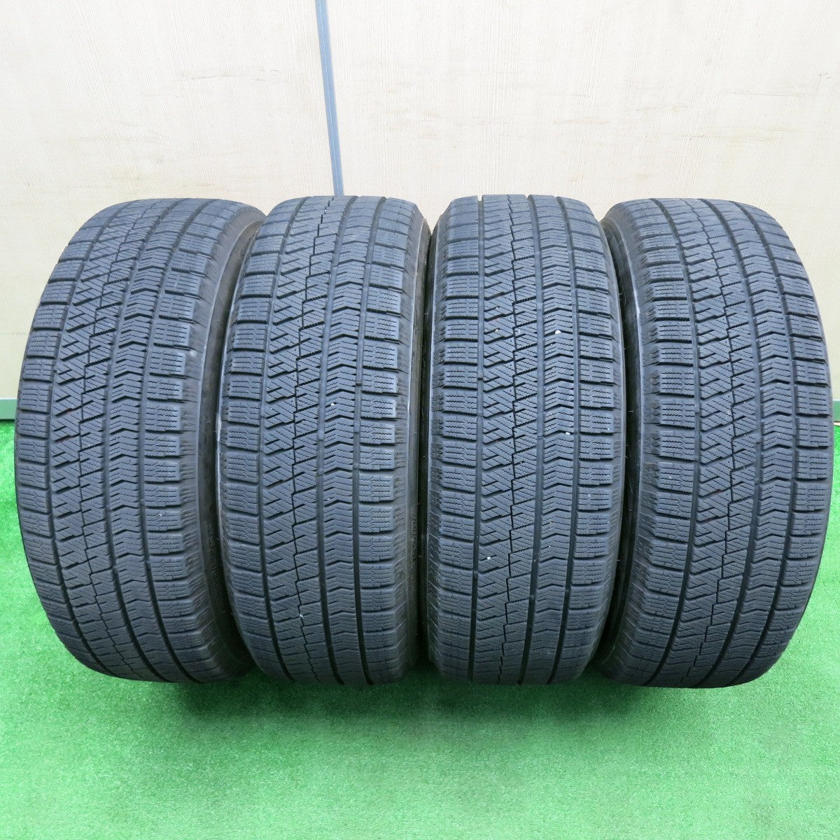 [送料無料] バリ溝！22年！キレイ！9.5分★スタッドレス 225/60R17 ブリヂストン ブリザック VRX2 WAREN ヴァーレン 17インチ PCD114.3/5H★4112706TNス