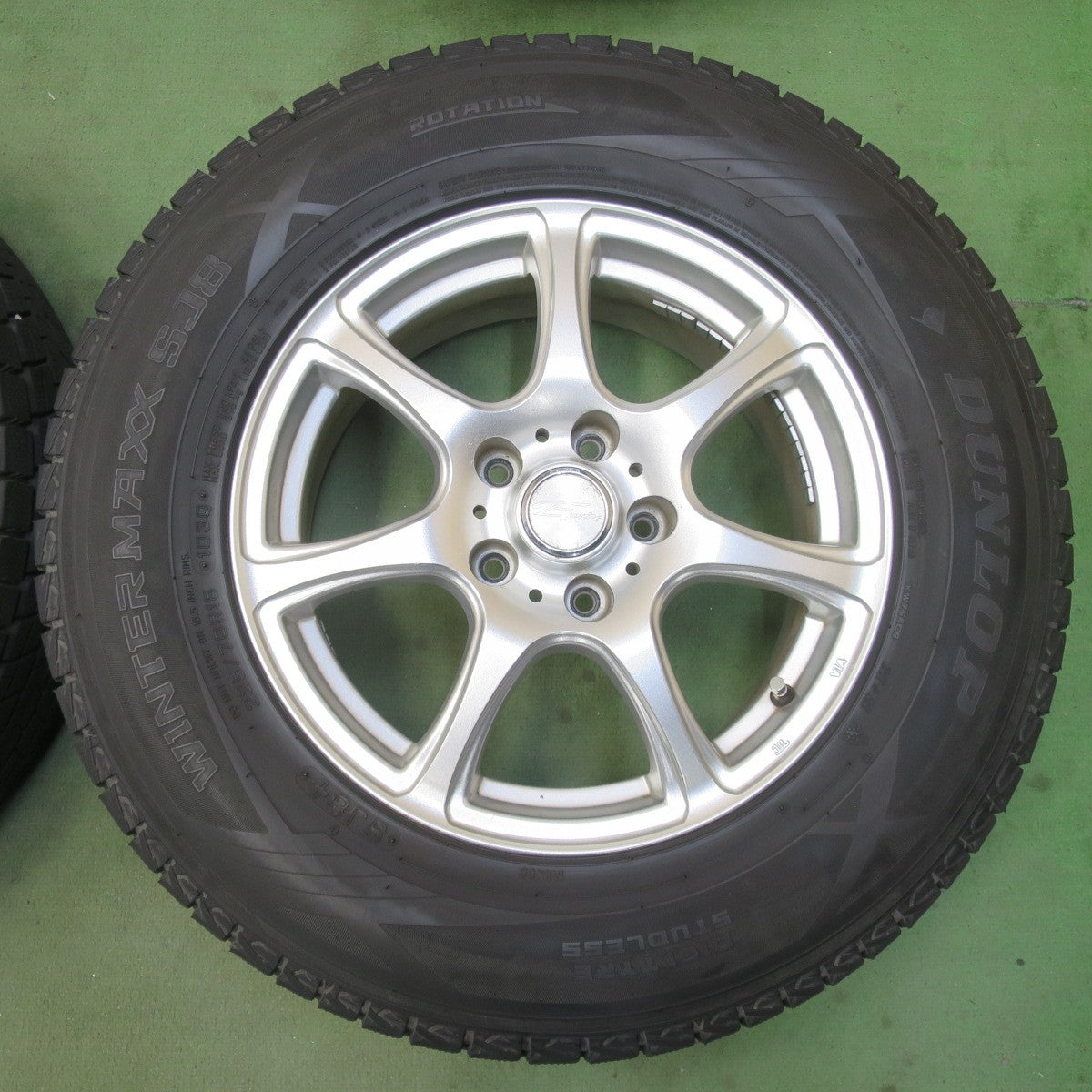 バリ溝！22年！9.5分★スタッドレス 225/70R16 ダンロップ ウインターマックス SJ8 SJ8+ E sprine 社外 アルミ 16インチ PCD114.3/5H★6041604イス