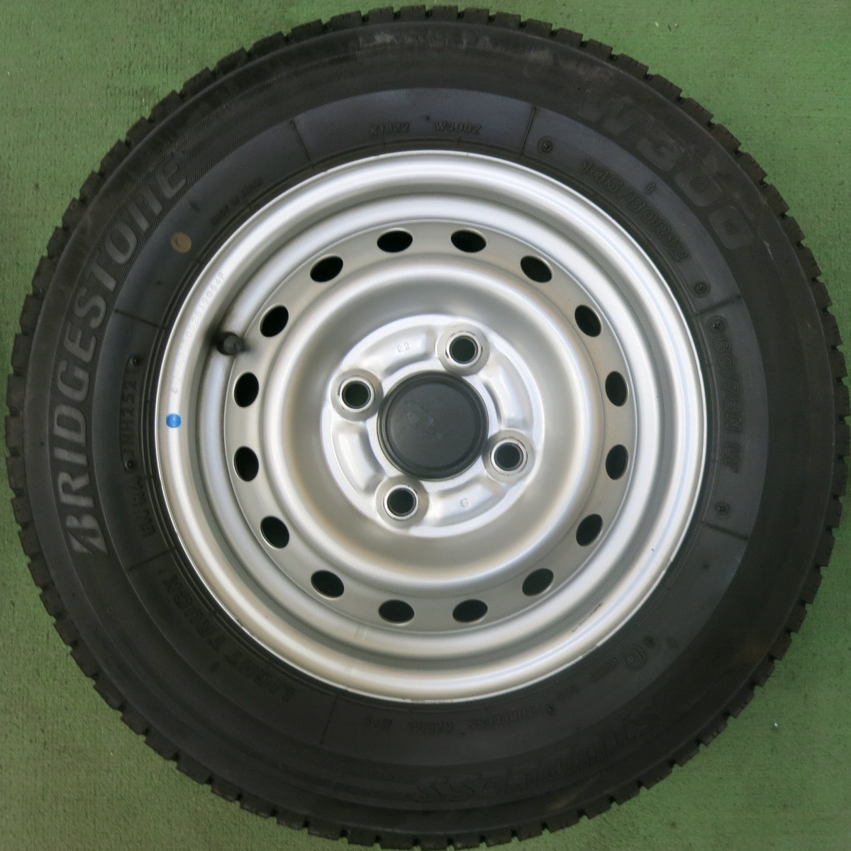 キレイ！21年★スタッドレス 145/80R12 80/78N ブリヂストン W300 スチール ホイール 12インチ PCD100/4H★5091802SKス