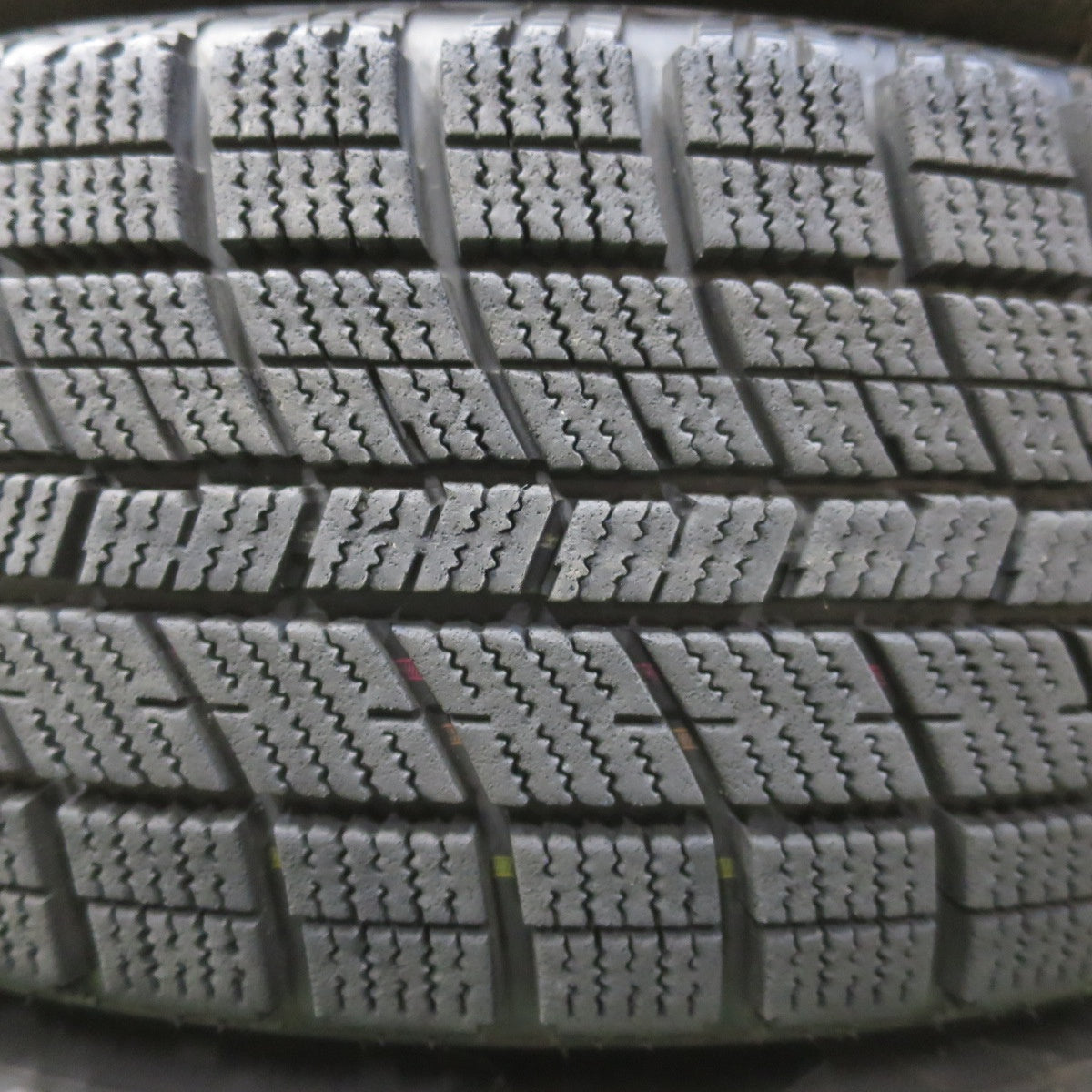 バリ溝！9分◎シエンタ 等 175/65R15 スタッドレス ナンカン アイスアクティバ AW-1 ZOLF ゾルフ 15インチ PCD100/5H◎6072007イス