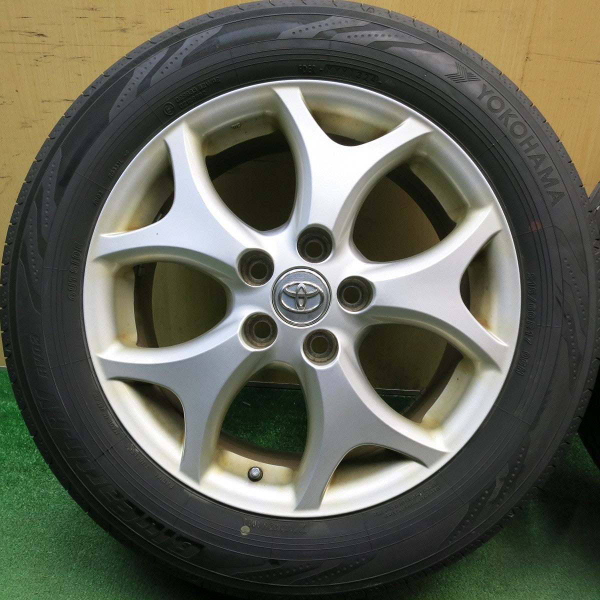 バリ溝！24年！9分★トヨタ 50系 エスティマ 純正 215/60R17 ヨコハマ BluEarth-RV RV03 ブルーアース 17インチ PCD114.3/5H★6032302HAノ