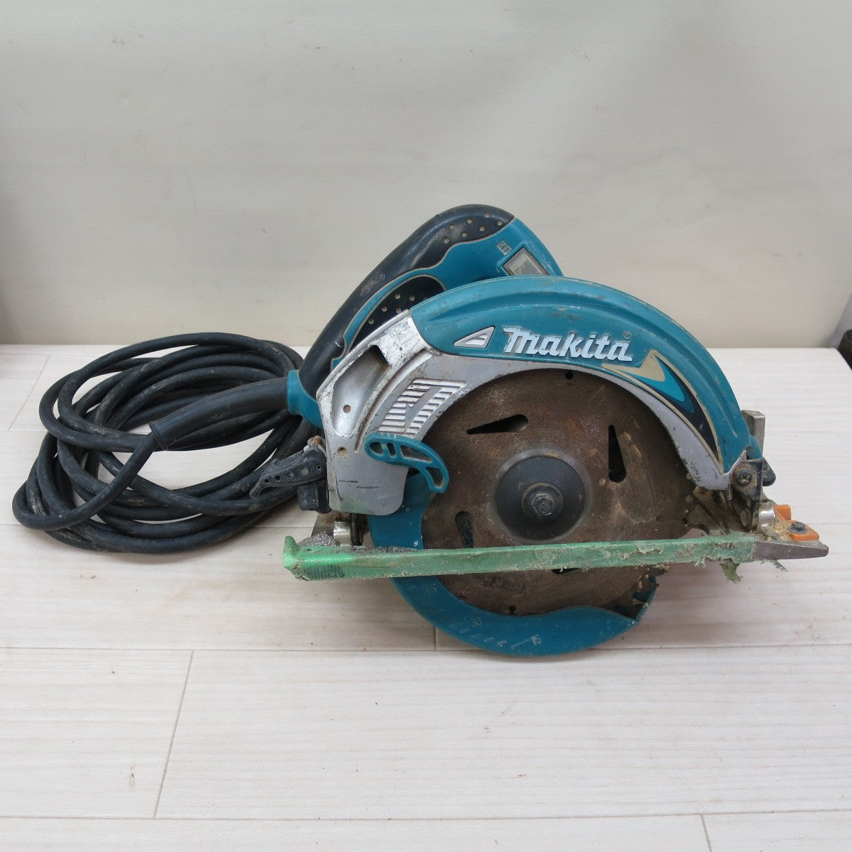 ☆マキタ 165mm マルノコ 5637BA 電動 工具 切断機 木工用 超硬 丸のこ 丸ノコ 丸鋸 コード式 電気 makita 100V☆