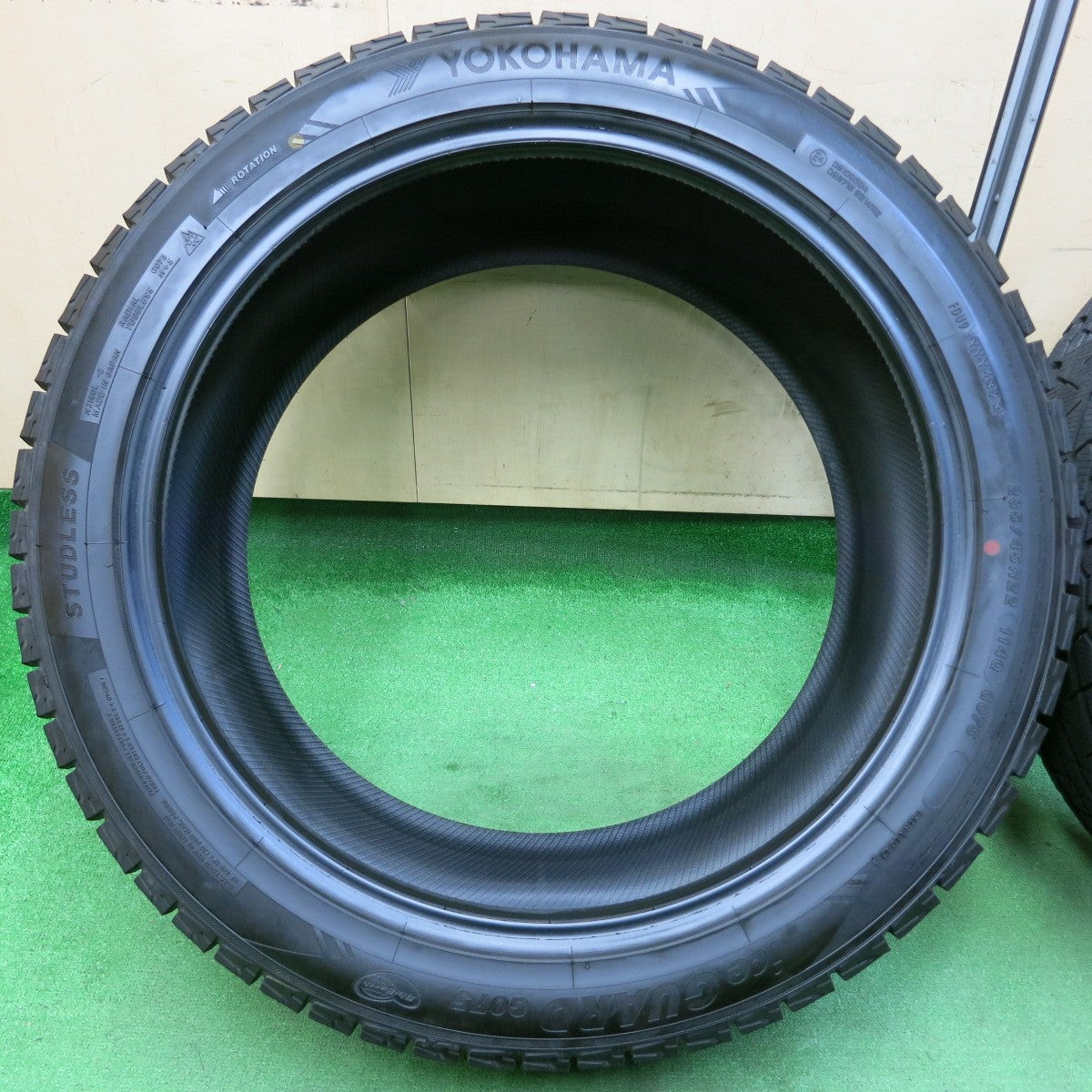 *送料無料* 超バリ溝！23年！9.5分以上★スタッドレス 285/45R22 ヨコハマ アイスガード G075 タイヤ 22インチ キャデラック シボレー ランクル 等★4041301イスタ
