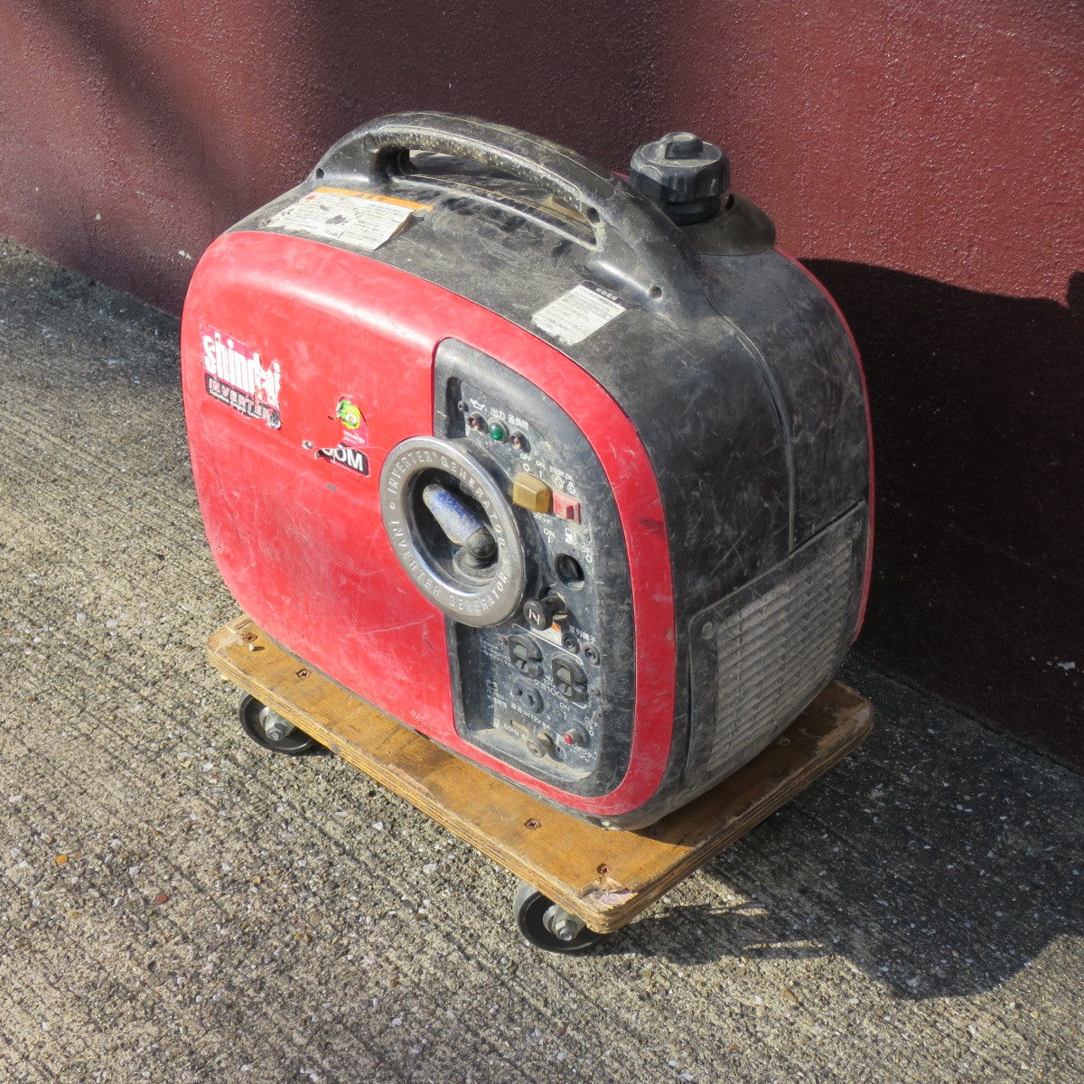 [送料無料] ◆新ダイワ インバーター 発電機 iEG1600M ガソリン やまびこ shindaiwa INVERTER◆