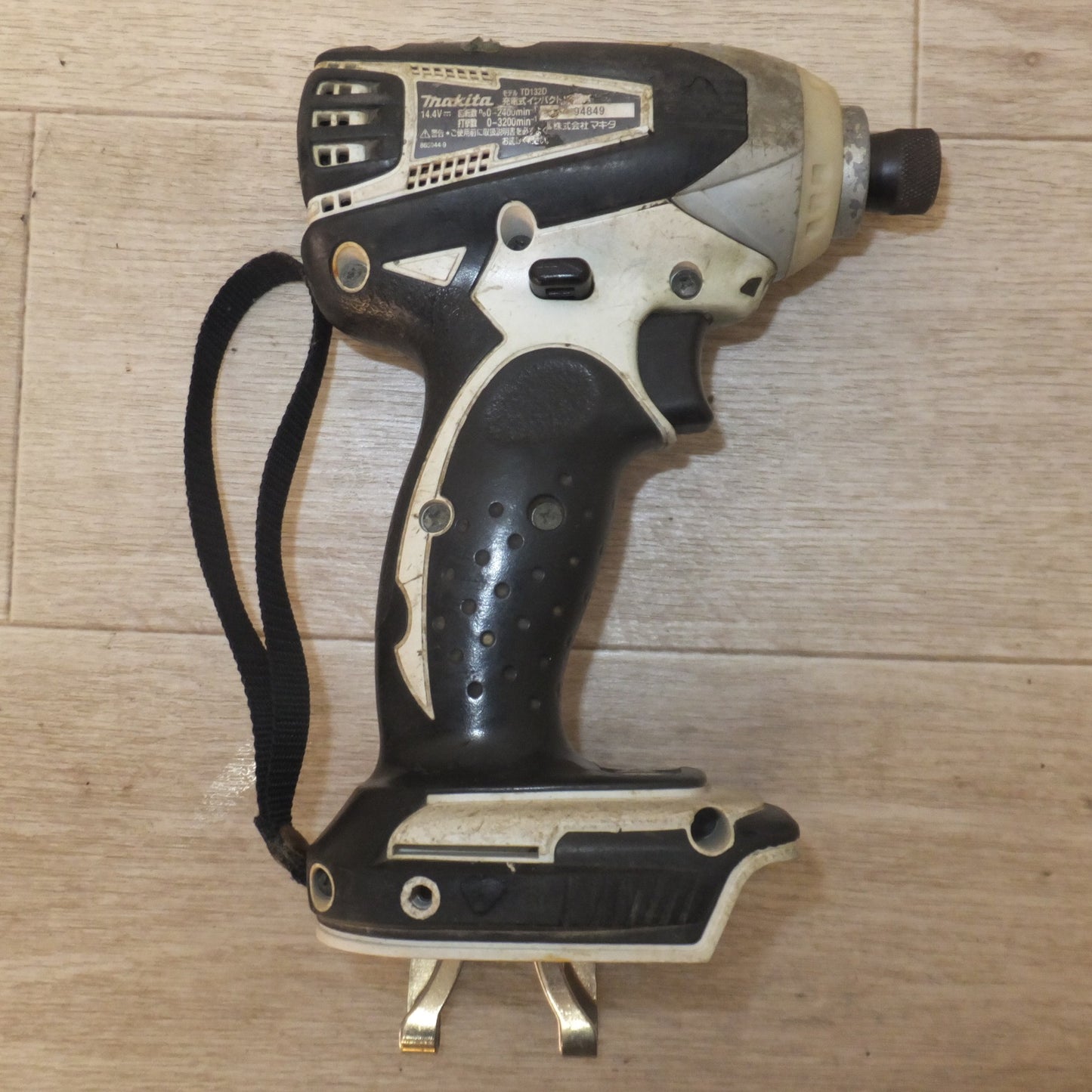 [送料無料] ★マキタ makita 充電式インパクトドライバ TD132D 白 14.4V 本体のみ★