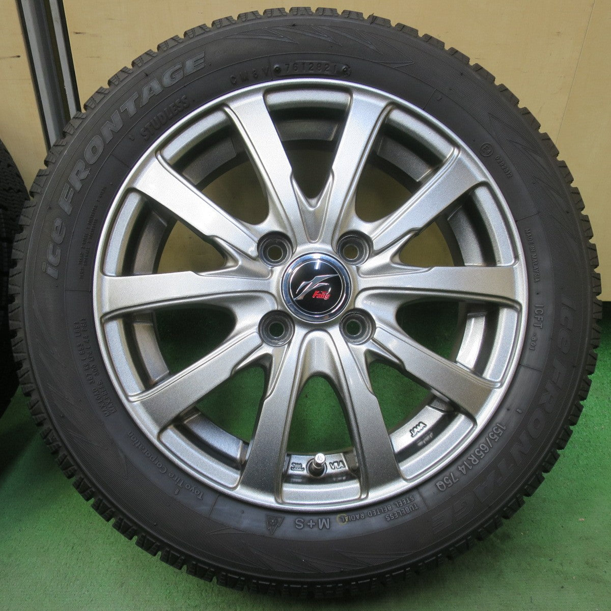 バリ溝！キレイ！9分◎スタッドレス 155/65R14 アイスフロンテージ トーヨー Fang ファング 14インチ PCD100/4H◎6072001イス