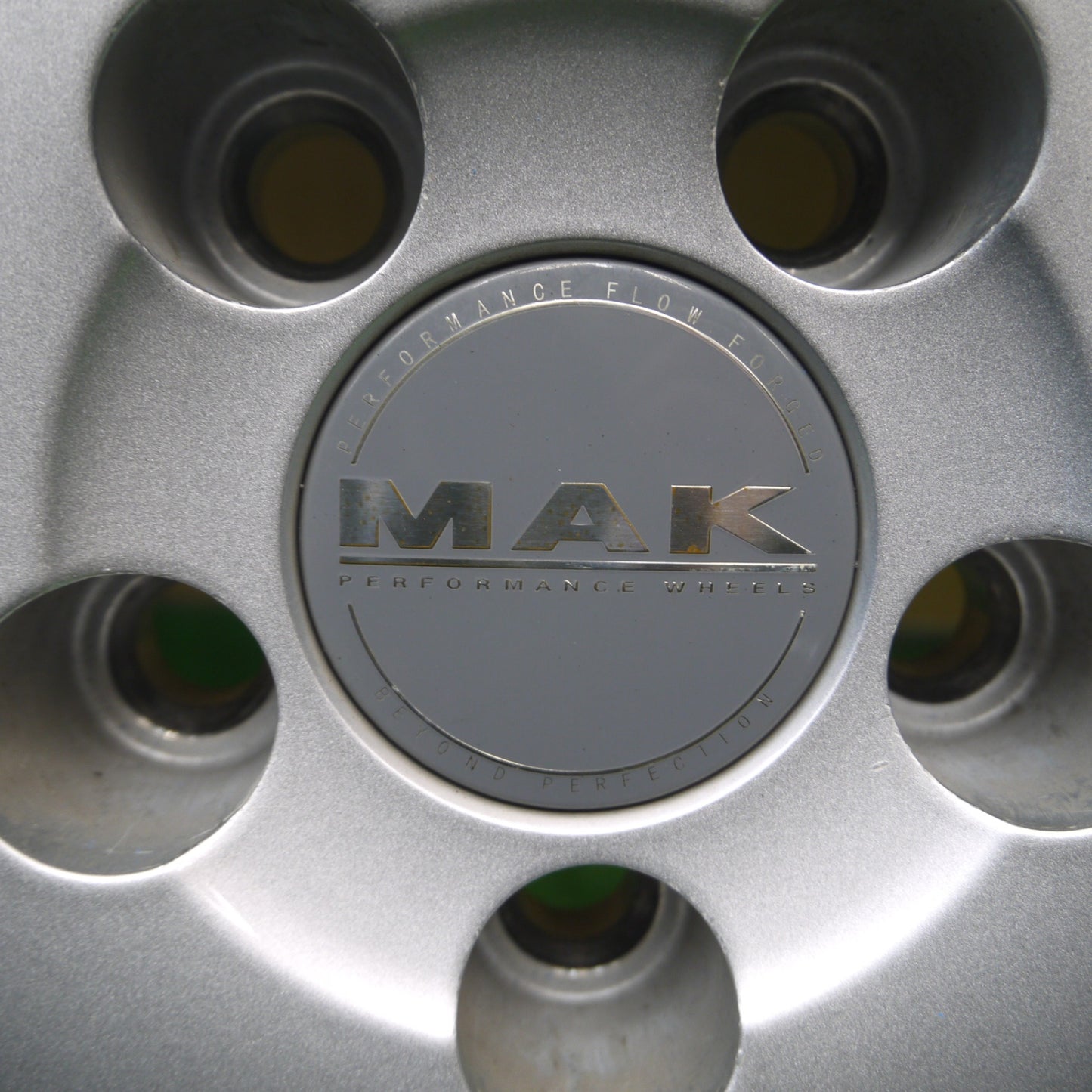 [送料無料] バリ溝！9.5分★ボルボ 等 MAK VINCI 205/50R17 スタッドレス ダンロップ ウインターマックス WM02 17インチ PCD108/5H★4122511Hス