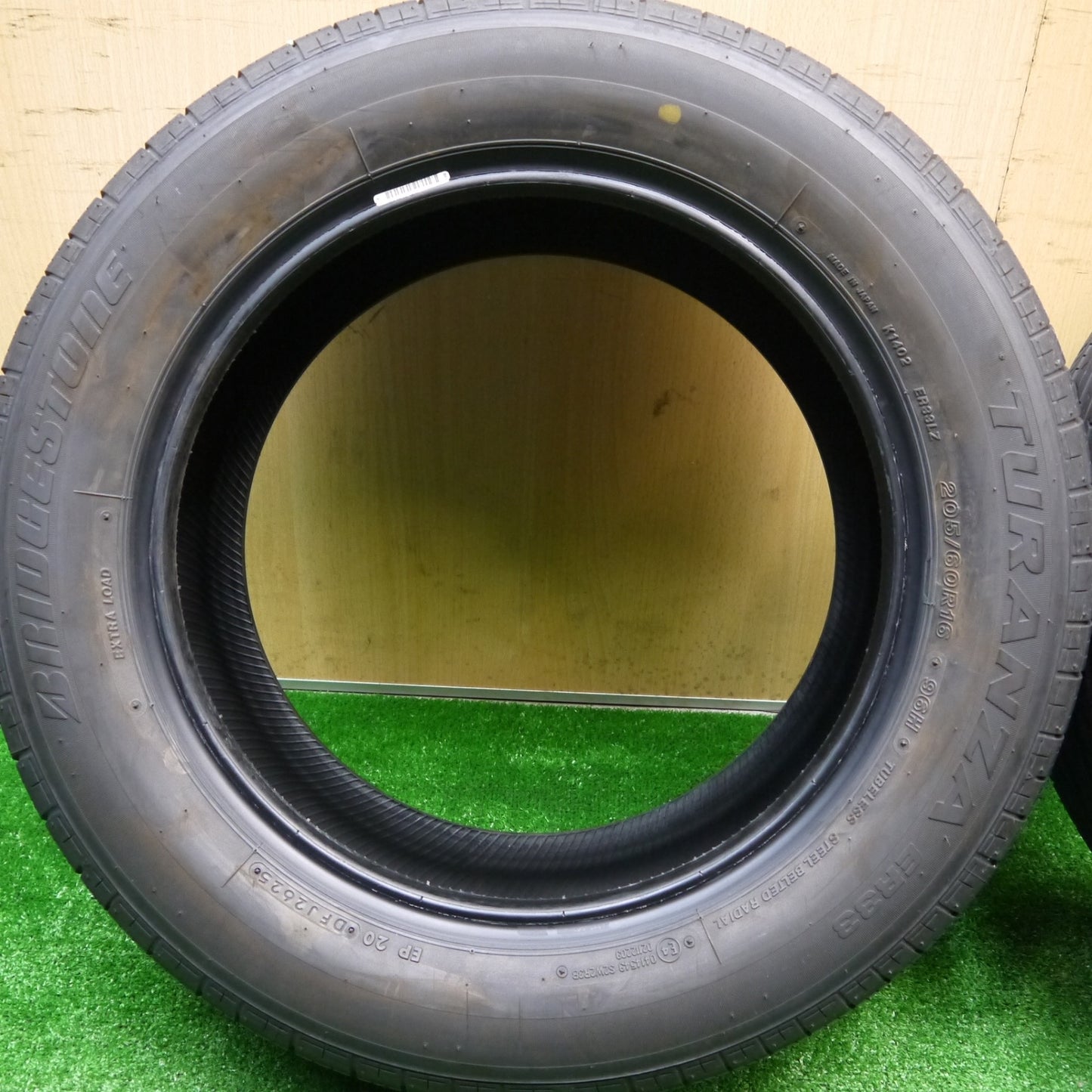 超バリ溝！25年！ほぼ10分★205/60R16 ブリヂストン トランザ ER33 タイヤ 16インチ ノア ヴォクシー ステップワゴン 等★5102202Hノタ