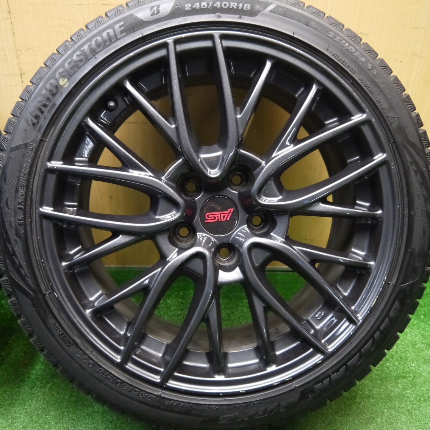 バリ溝！9分★スバル WRX STi VAB 純正 245/40R18 スタッドレス ブリヂストン ブリザック VRX3 18インチ PCD114.3/5H★5120509Hス