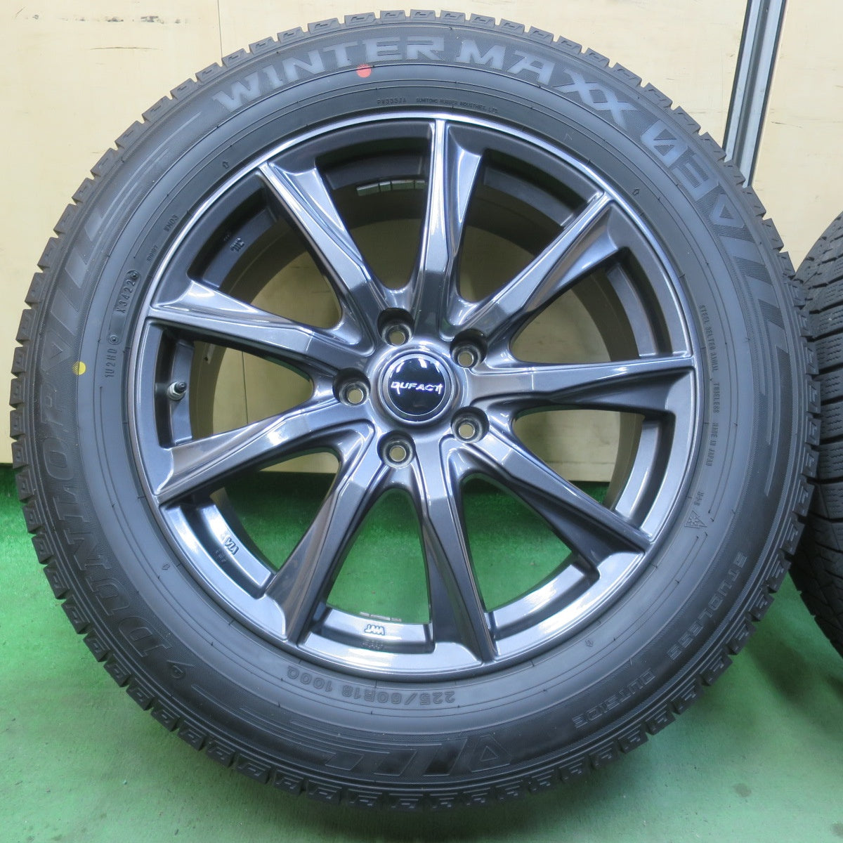センサー付！バリ溝！23年！キレイ！9分★スタッドレス 225/60R18 ブリヂストン ブリザック VRX3 ダンロップ ウインターマックス 03 DUFACT デュファクト 18インチ PCD114.3/5H★6011904イス