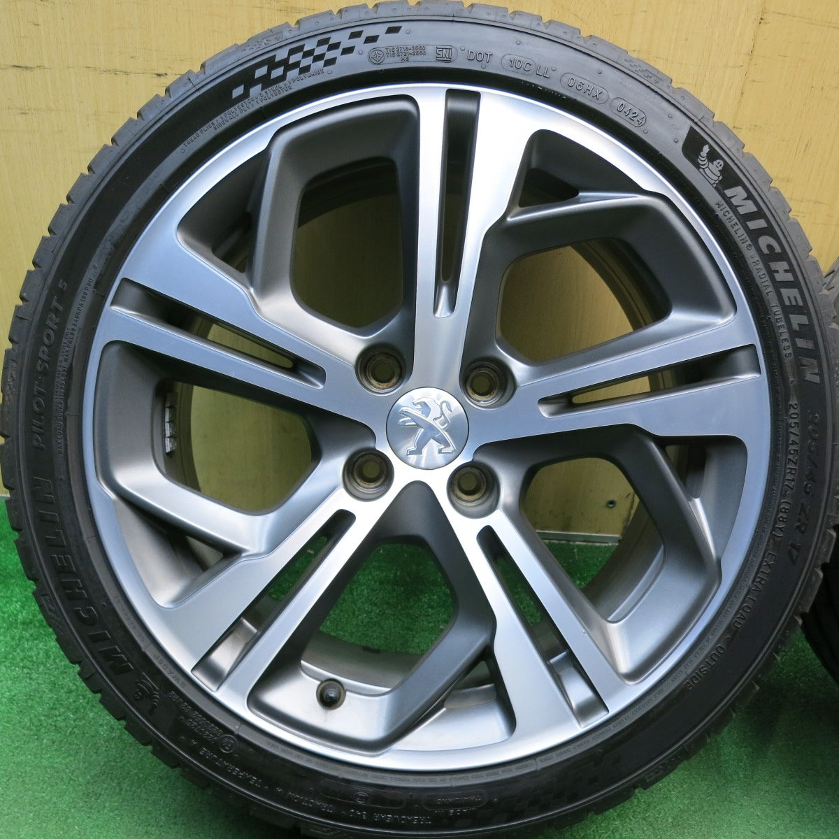 バリ溝！24年！キレイ！8.5分★プジョー 208 GTi 純正 205/45R17 ミシュラン パイロット スポーツ5 PEUGEOT 17インチ PCD108/4H★6041213HAノ