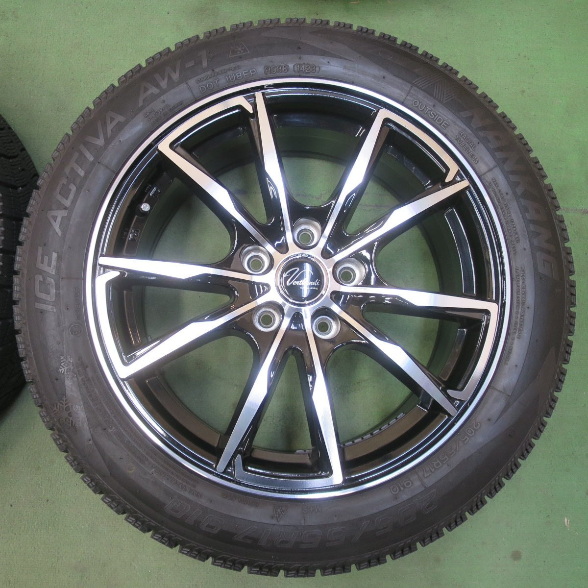 バリ溝！23年！キレイ！9.5分★スタッドレス 205/55R17 ナンカン アイス アクティバ AW-1 Verthandi ヴェルザンディ 17インチ PCD114.3/5H★6041109イス