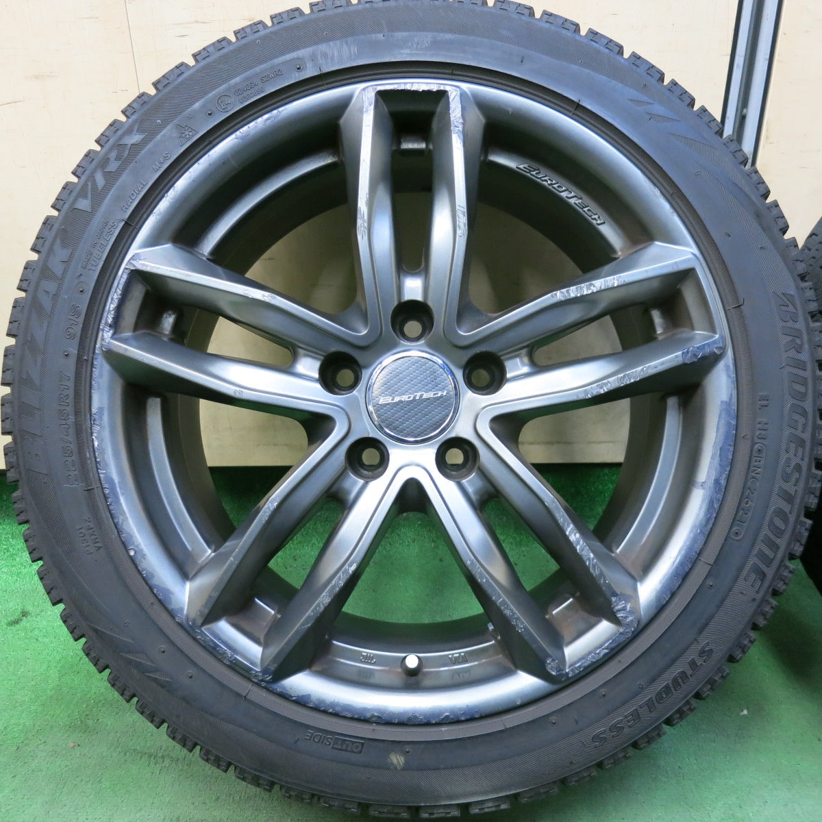 バリ溝！21年！9.5分★アウディ A3 等 EUROTECH GAYA5 225/45R17 スタッドレス ブリヂストン ブリザック VRX ユーロテック ガヤ5 17インチ PCD112/5H★5082203SKス
