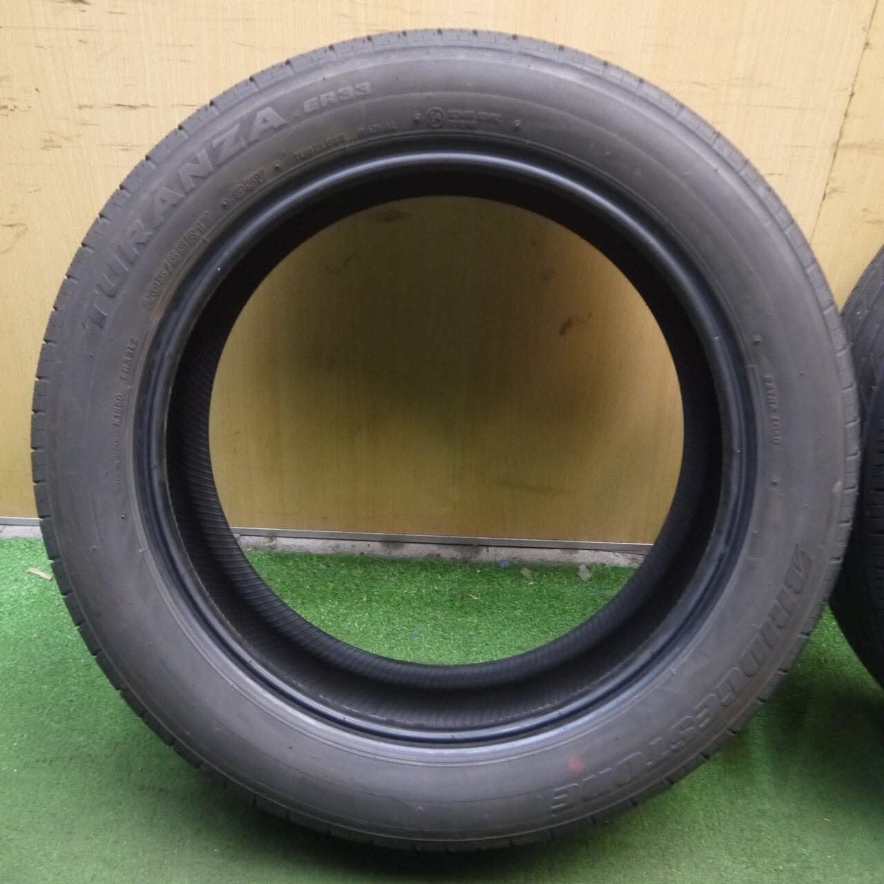 *送料無料* バリ溝！22年！9.5分★205/55R17 ブリヂストン トランザ ER33 タイヤ 17インチ★4022902KKノタ