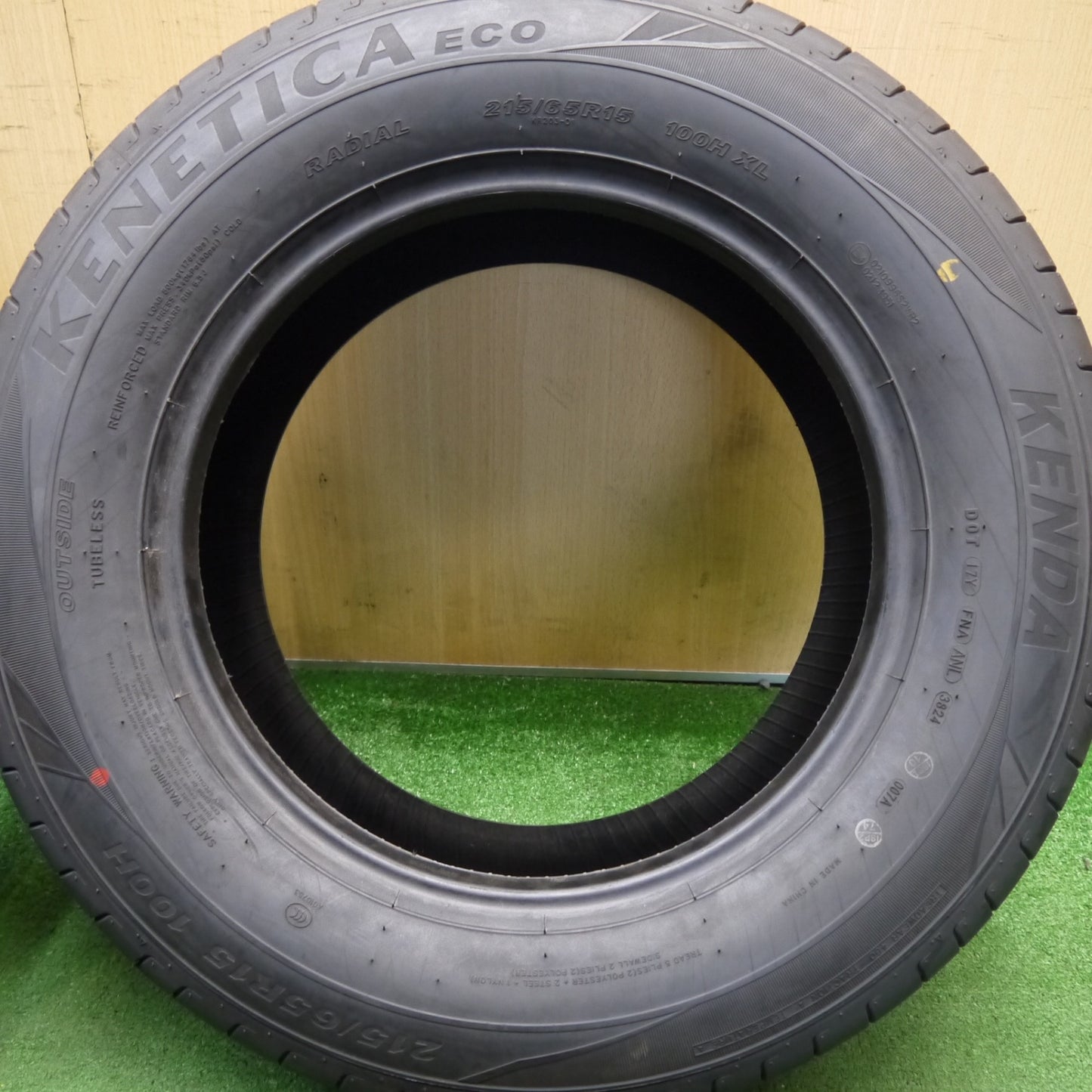 未使用！24年★215/65R15 ケンダ KENETICA ECO タイヤ 15インチ クラウン エスティマ エルグランド 等★6050817Hノタ