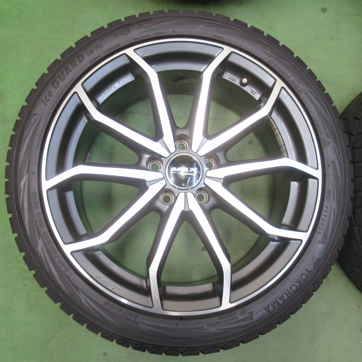 バリ溝！22年！キレイ！9.5分★アウディ A4 等 MAK MFF LOWE FF 245/40R18 スタッドレス ヨコハマ アイスガード iG70 レーヴェ 18インチ PCD112/5H★5123002イス