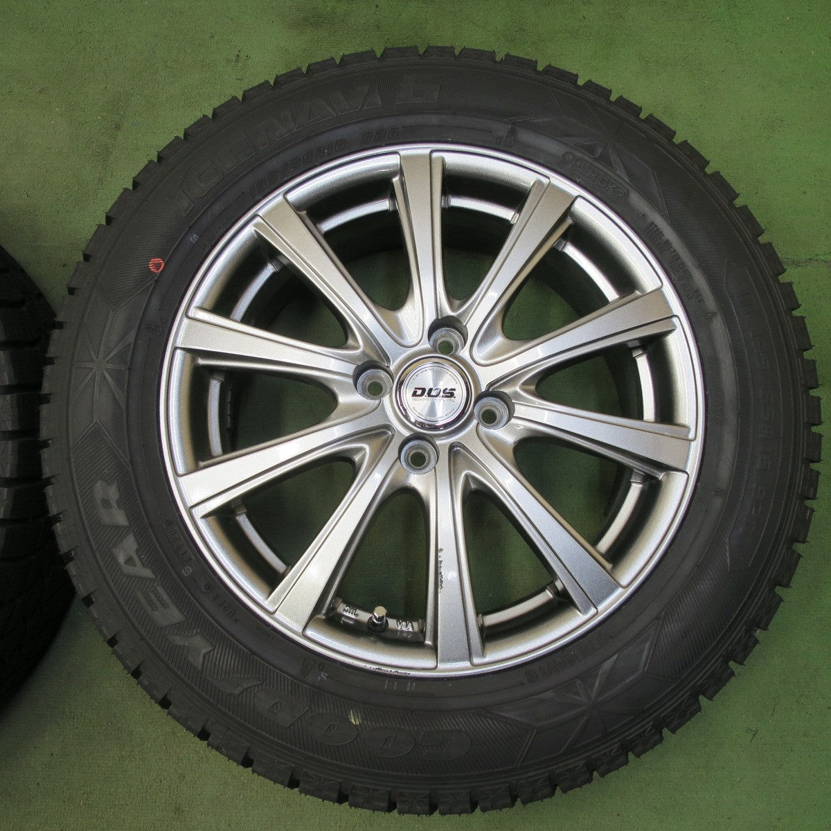 バリ溝！キレイ！ほぼ10分◎スタッドレス 195/65R16 グッドイヤー アイスナビ6 D.O.S. DOS 社外 アルミ 16インチ PCD100/4H◎6100702HNス