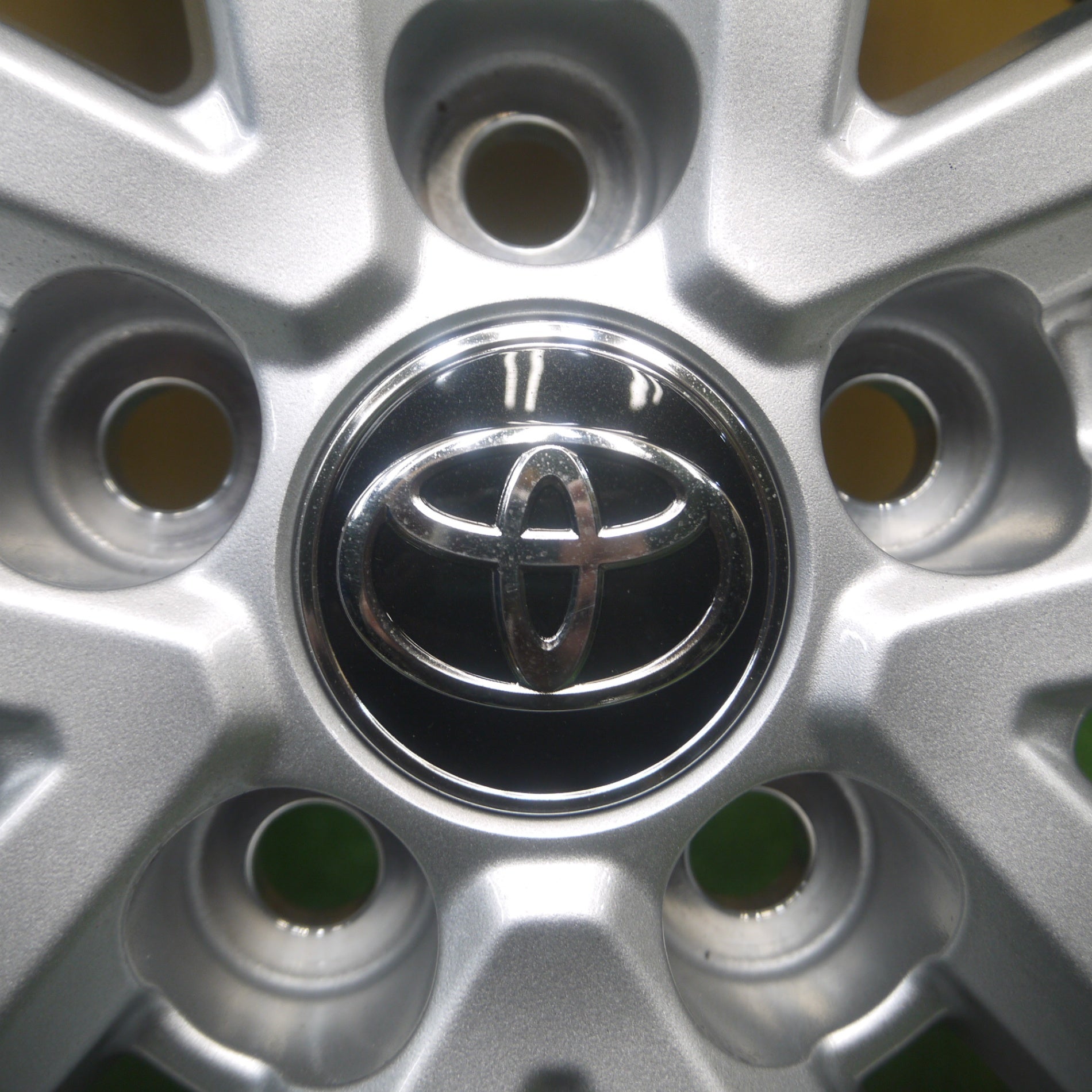 カローラクロス 17インチ 純正ホイール 新車外し② 送料無料* 新車外し