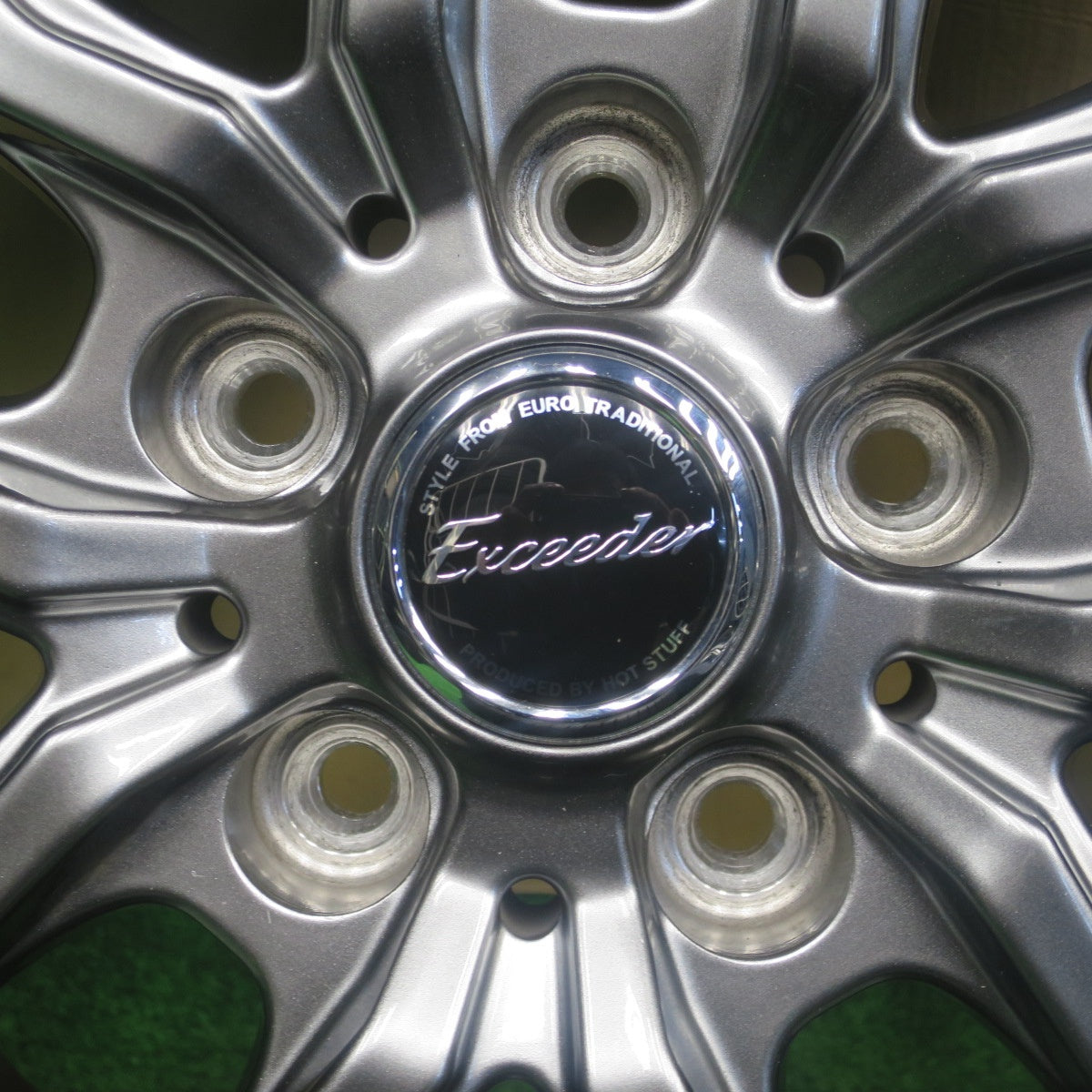バリ溝！22年！キレイ！9.5分★スタッドレス 225/65R17 レイダン NORDICA NR01 Exceeder E05 エクシーダー 17インチ PCD114.3/5H★5121901NKス