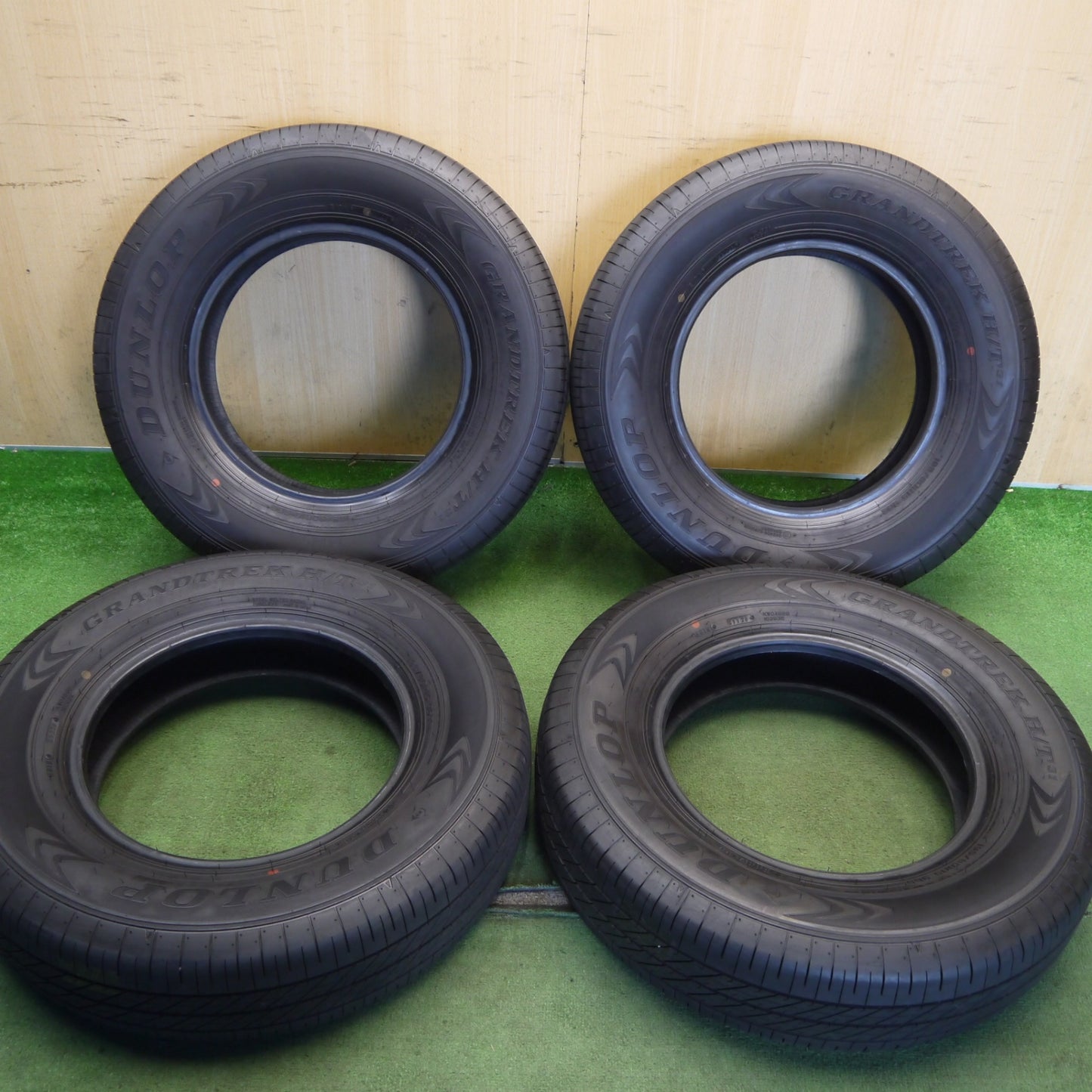 新車外し！26年★195/80R15 ダンロップ グラントレック H/T 31 タイヤ 15インチ ジムニー シエラ 等★6072804Hノタ