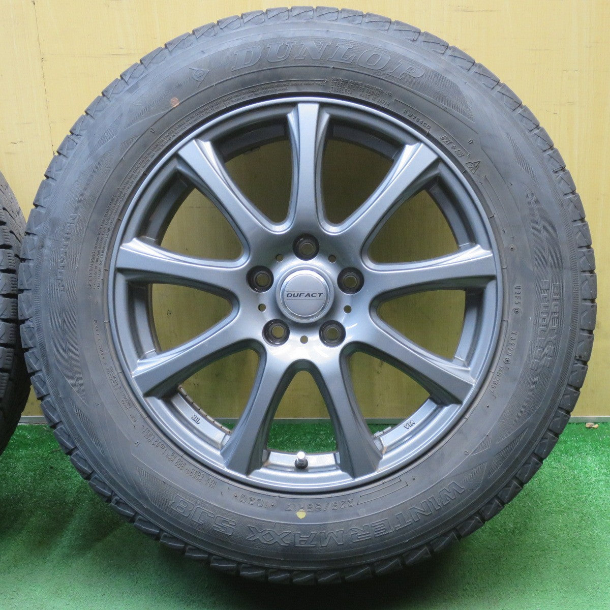 バリ溝！キレイ！9分◎スタッドレス 225/65R17 ダンロップ ウインターマックス SJ8 DUFACT デュファクト 17インチ PCD114.3/5H◎6072403NJス