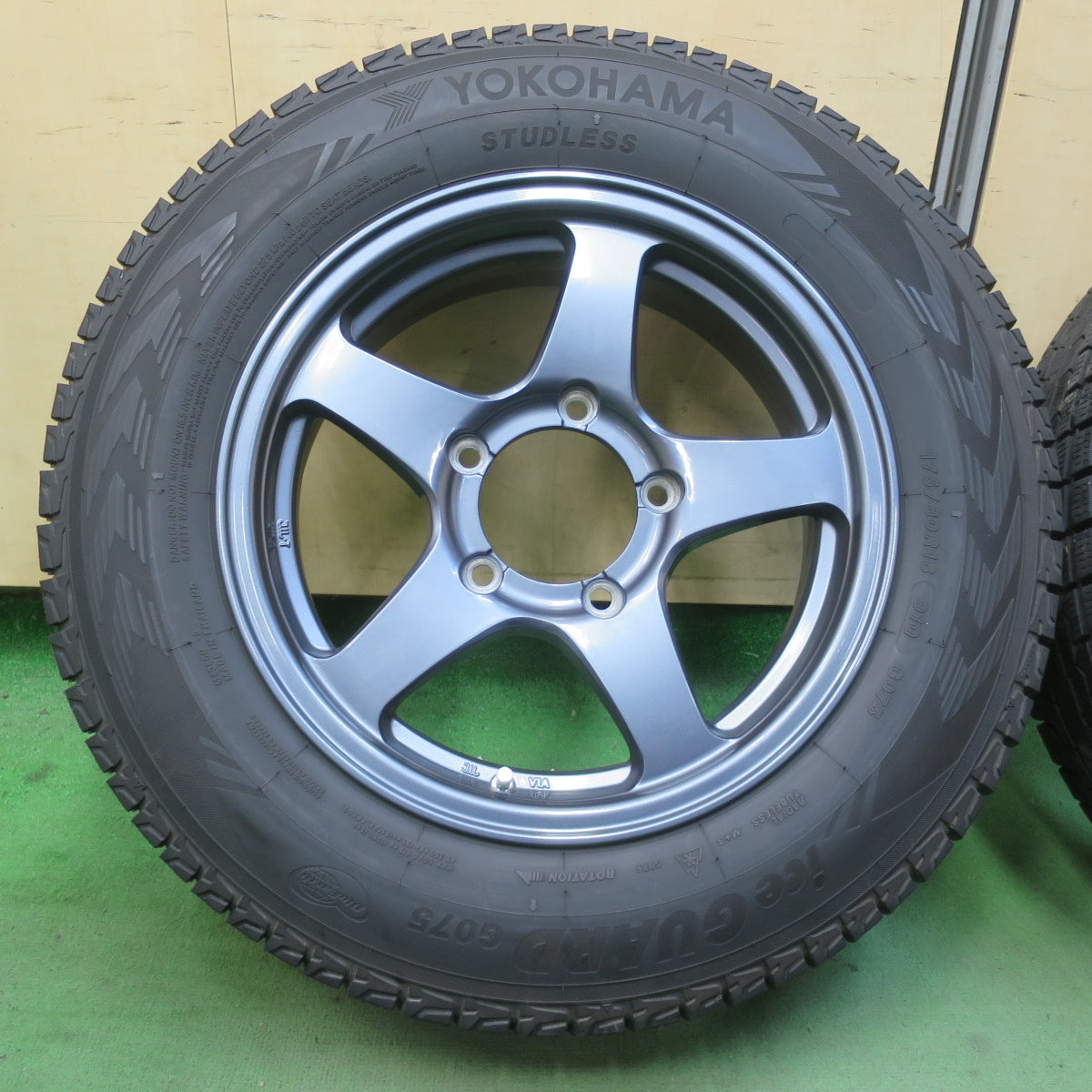 キレイ★スタッドレス 175/80R16 ヨコハマ アイスガード G075 MiD 社外 アルミ 16インチ PCD139.7/5H★6033014イス