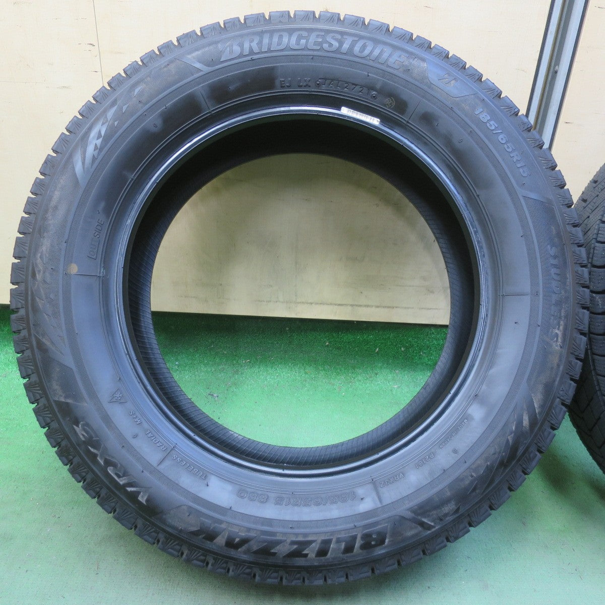 バリ溝！9.5分以上◎スタッドレス 185/65R15 ブリヂストン ブリザック VRX3 タイヤ 15インチ フリード シエンタ プリウス 等◎6092512イスタ