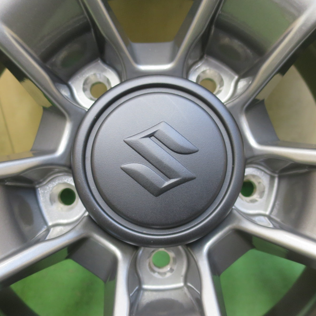 新車外し！26年◎スズキ JB74W ジムニー シエラ 純正 195/80R15 ブリヂストン デューラー H/L 852 DUELER 15インチ PCD139.7/5H◎6081212イノ