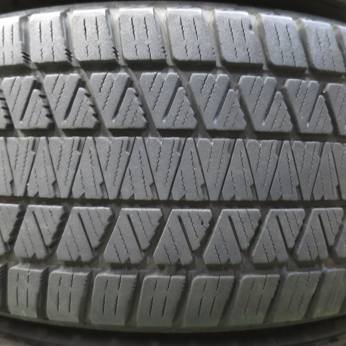 4本価格★スタッドレス 225/65R17 ブリヂストン ブリザック DM-V3 SEIN ザイン 17インチ PCD114.3/5H★5112203イス