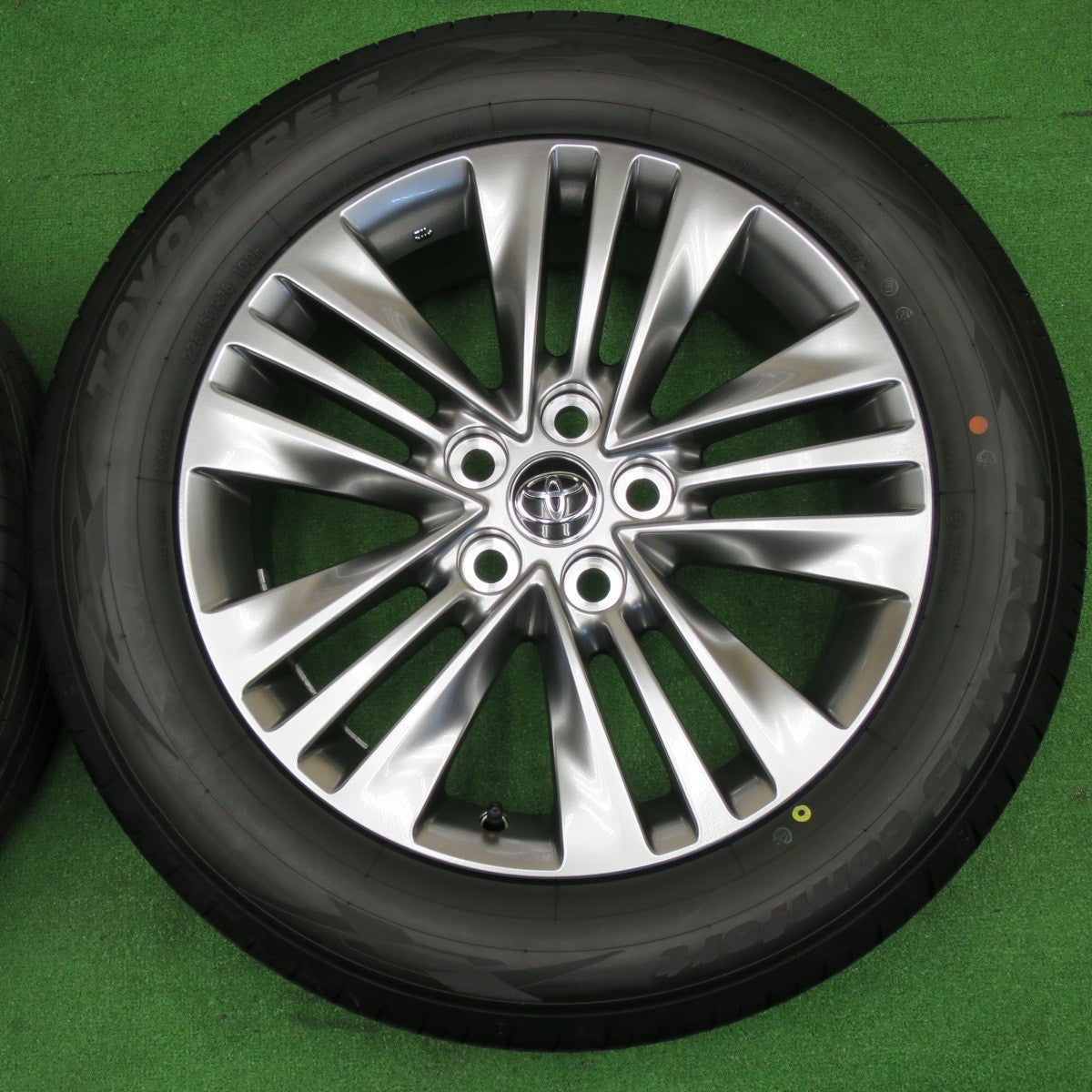 新車外し！26年★トヨタ 40系 アルファード Zグレード ヴェルファイア 純正 225/60R18 トーヨー プロクセス Comfort 18インチ PCD120/5H★6041201NKノ