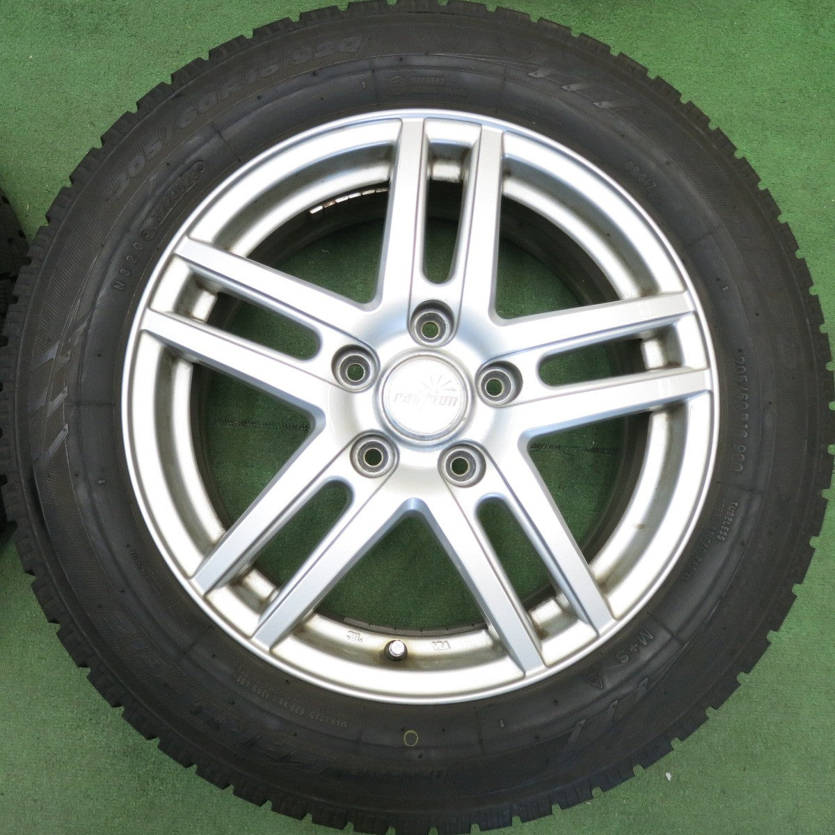 バリ溝！23年！9.5分★スタッドレス 205/60R16 トーヨー オブザーブ ガリット GIZ ravrion ラブリオン 16インチ PCD114.3/5H★6052305HAス