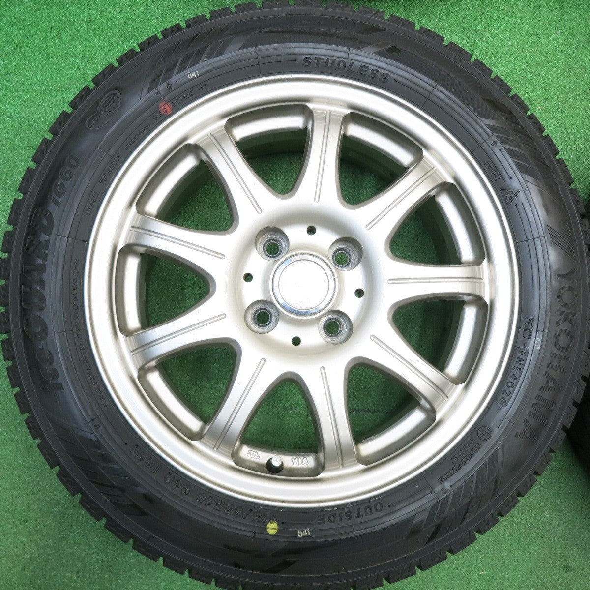 バリ溝！24年！9.5分以上★スタッドレス 175/65R15 ヨコハマ アイスガード iG60 LAYCEA レイシア 15インチ PCD100/4H★5113013HAス