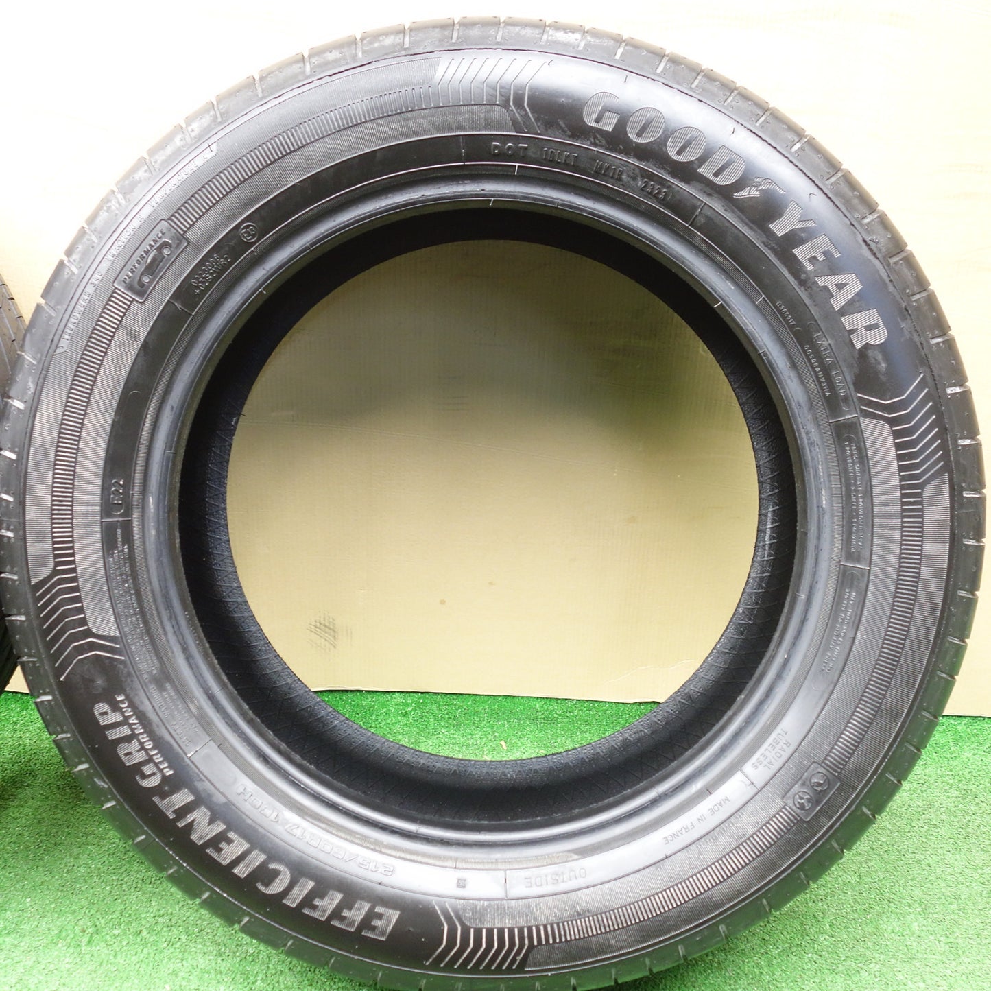 新車外し！23年★215/60R17 グッドイヤー EFFICIENTGRIP PERFORMANCE タイヤ 17インチ C-HR アルファード ヴェルファイア 等★5121505KTノタ