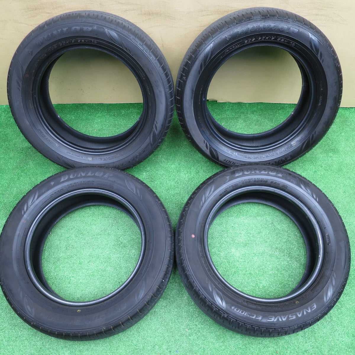 バリ溝！24年！9.5分★205/60R16 ダンロップ エナセーブ EC300+ タイヤ 16インチ ノア ヴォクシー ステップワゴン 等★5121102NKノタ