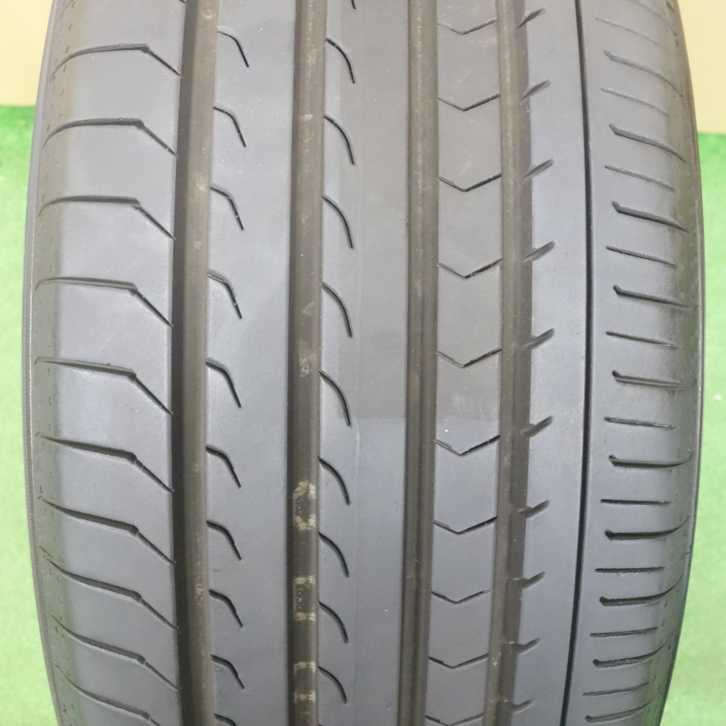 バリ溝！24年！9.5分以上！1本★235/50R18 ヨコハマ BluEarth-RV RV03 ブルーアース 18インチ タイヤ アルファード ヴェルファイア 等★6032503KTノタ
