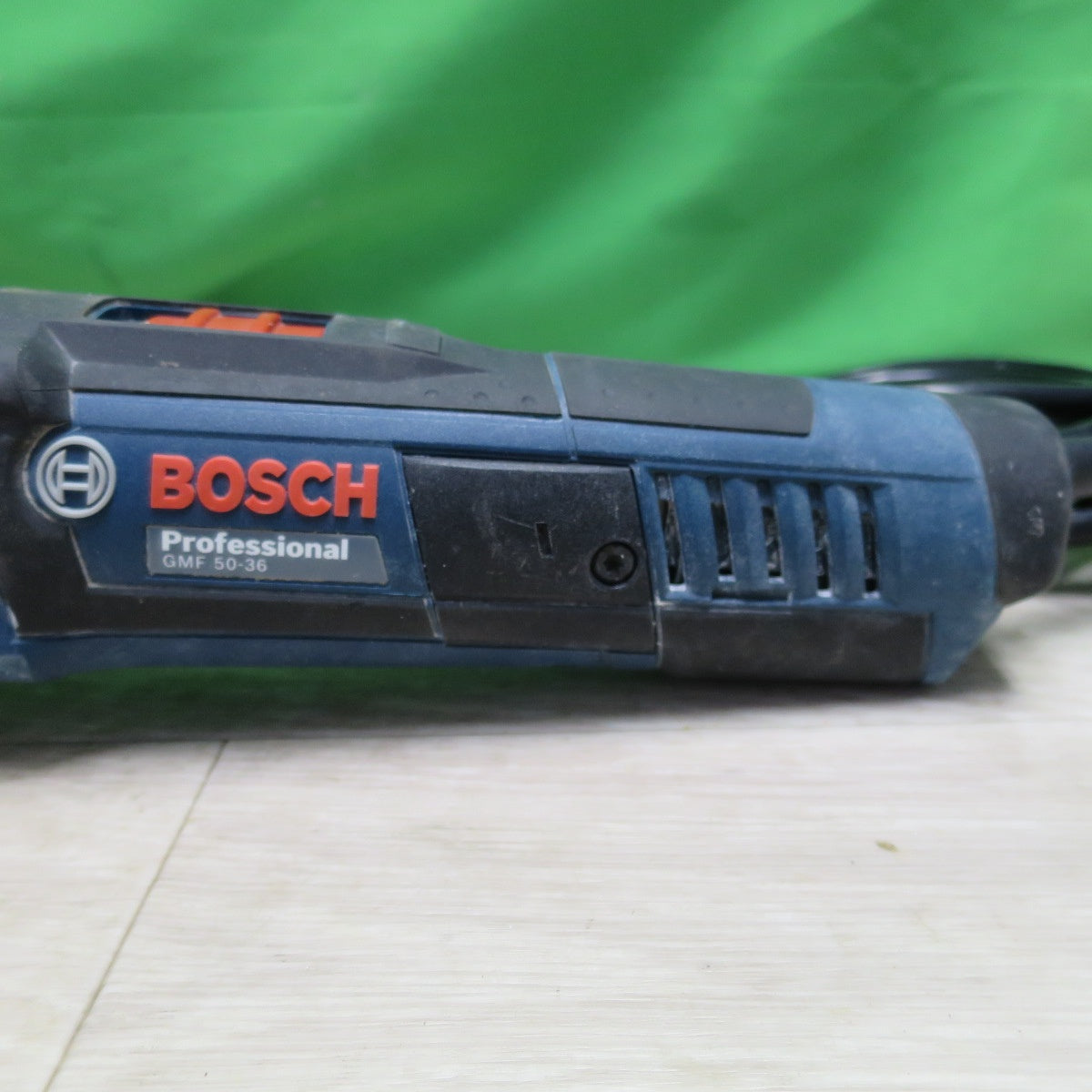 [送料無料] ☆ボッシュ マルチ ツール 100V GMF50-36 ケース付き カットソー 切断 研磨 BOSCH 電動 工具☆