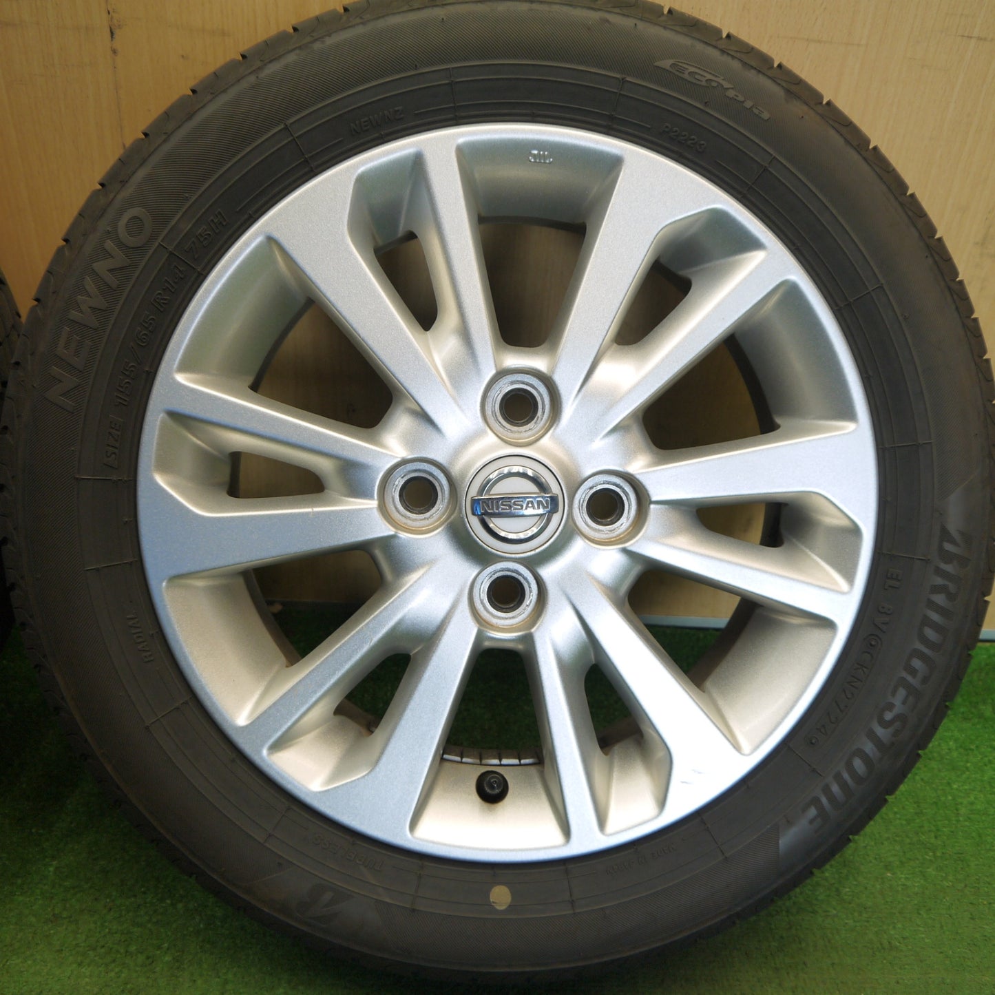 バリ溝！24年！9.5分以上★日産 デイズ ルークス 純正 155/65R14 ブリヂストン NEWNO ニューノ 14インチ PCD100/4H★6051207Hノ