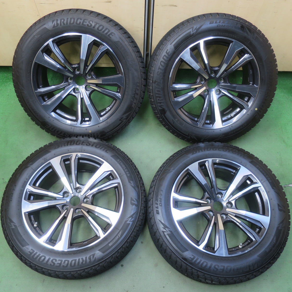 バリ溝！22年！キレイ！9分◎BMW 等 smartline 365 225/60R18 スタッドレス ブリヂストン ブリザック DM-V3 18インチ スマートライン PCD112/5H◎6092906イス