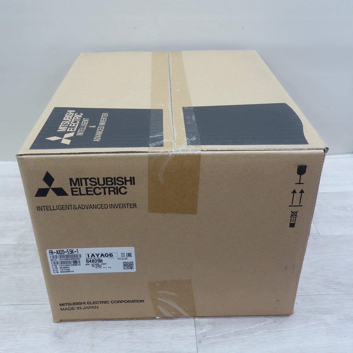 [送料無料] 未使用☆三菱電機 インバータ FR-A820-5.5K-1 2024年製 A800シリーズ 三相 200V 5.5kW☆
