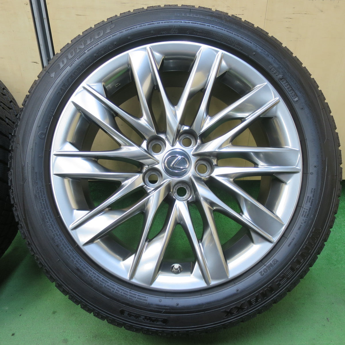 センサー付！バリ溝！21年！キレイ！9.5分★レクサス LS バージョンL 純正 245/50R19 スタッドレス ダンロップ ウインターマックス WM02 19インチ PCD120/5H★5060306イス