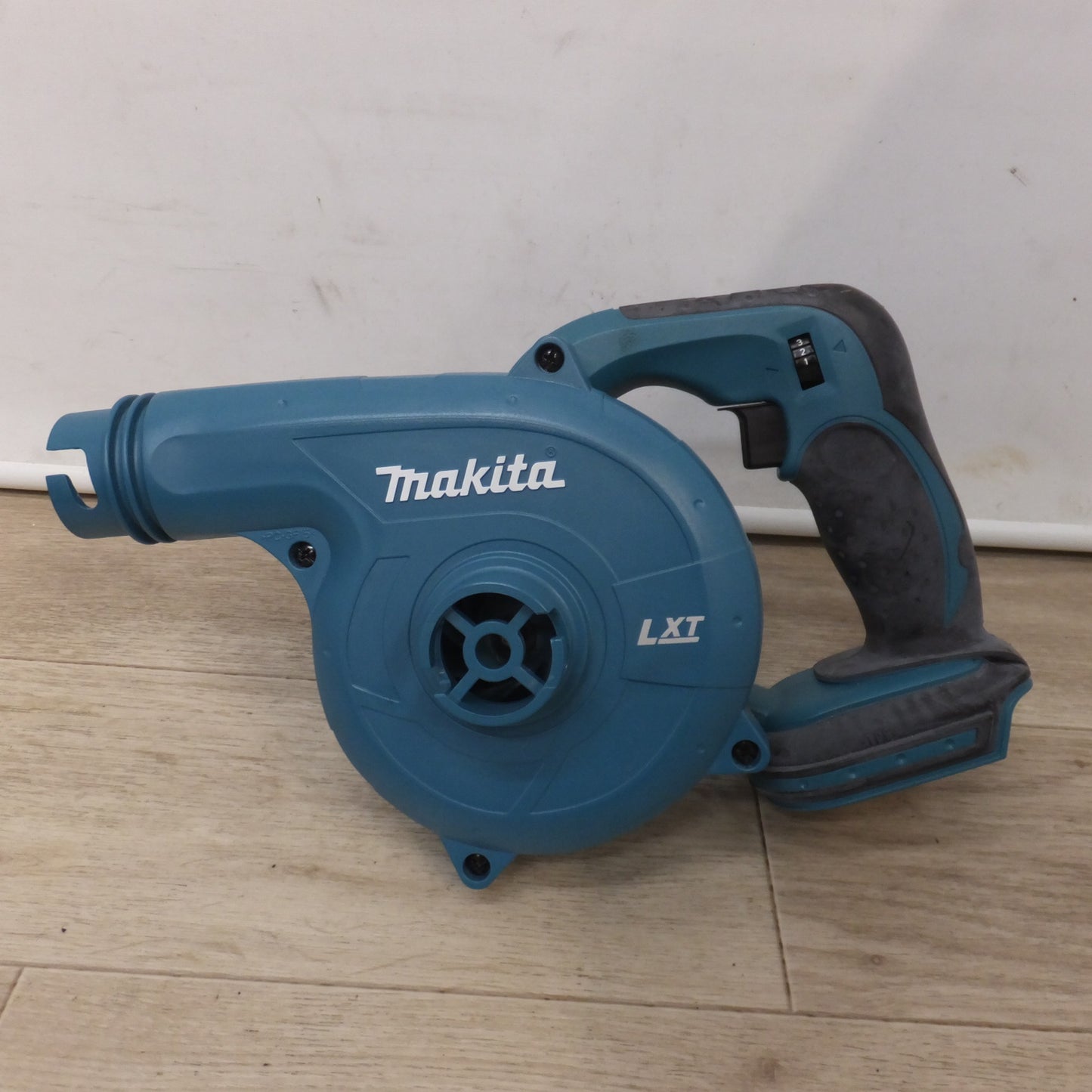 [送料無料] ★マキタ makita 充電式ブロワ UB142D　バッテリ BL1430　充電器 DC18RC T　セット★