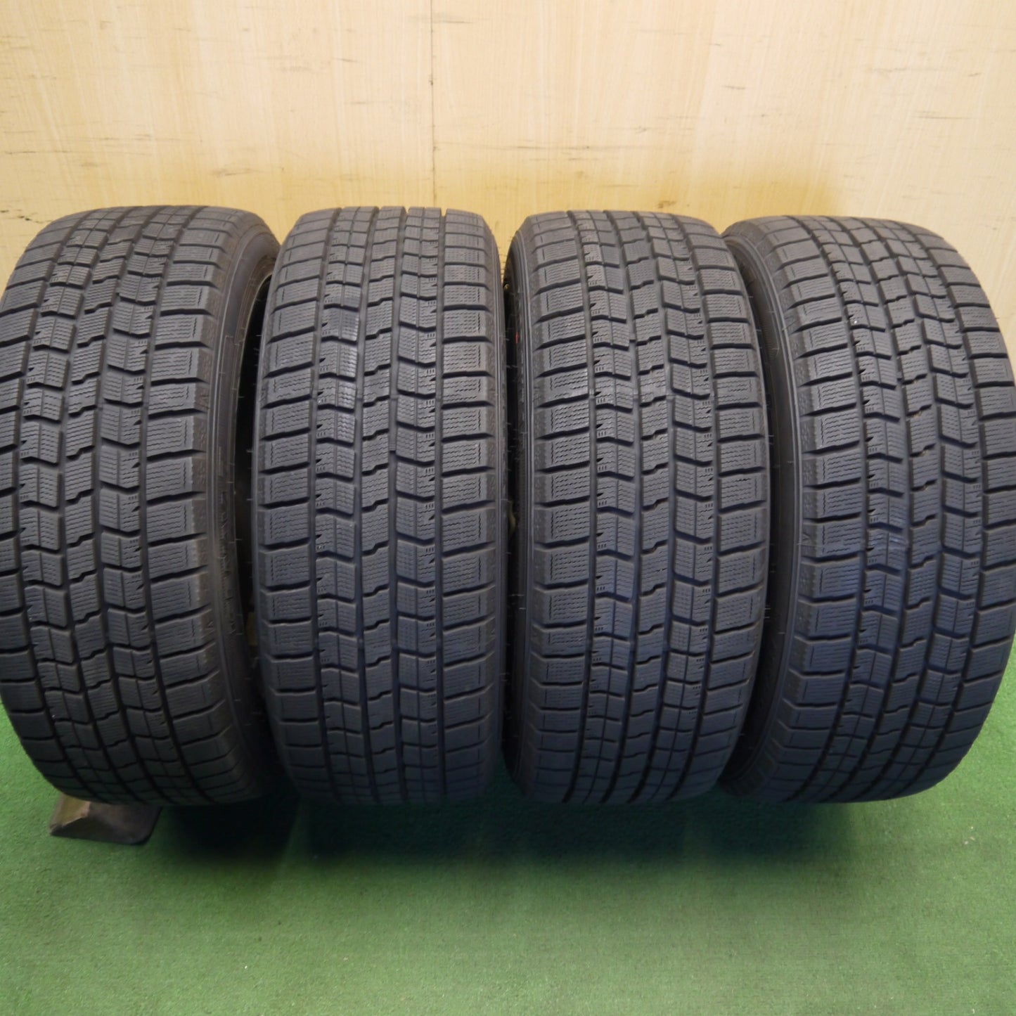 バリ溝！25年！キレイ！9.5分★LEONIS NAVIA 07 225/45R18 スタッドレス グッドイヤー アイスナビ7 レオニス ナヴィア 18インチ PCD114.3/5H★6042710Hス