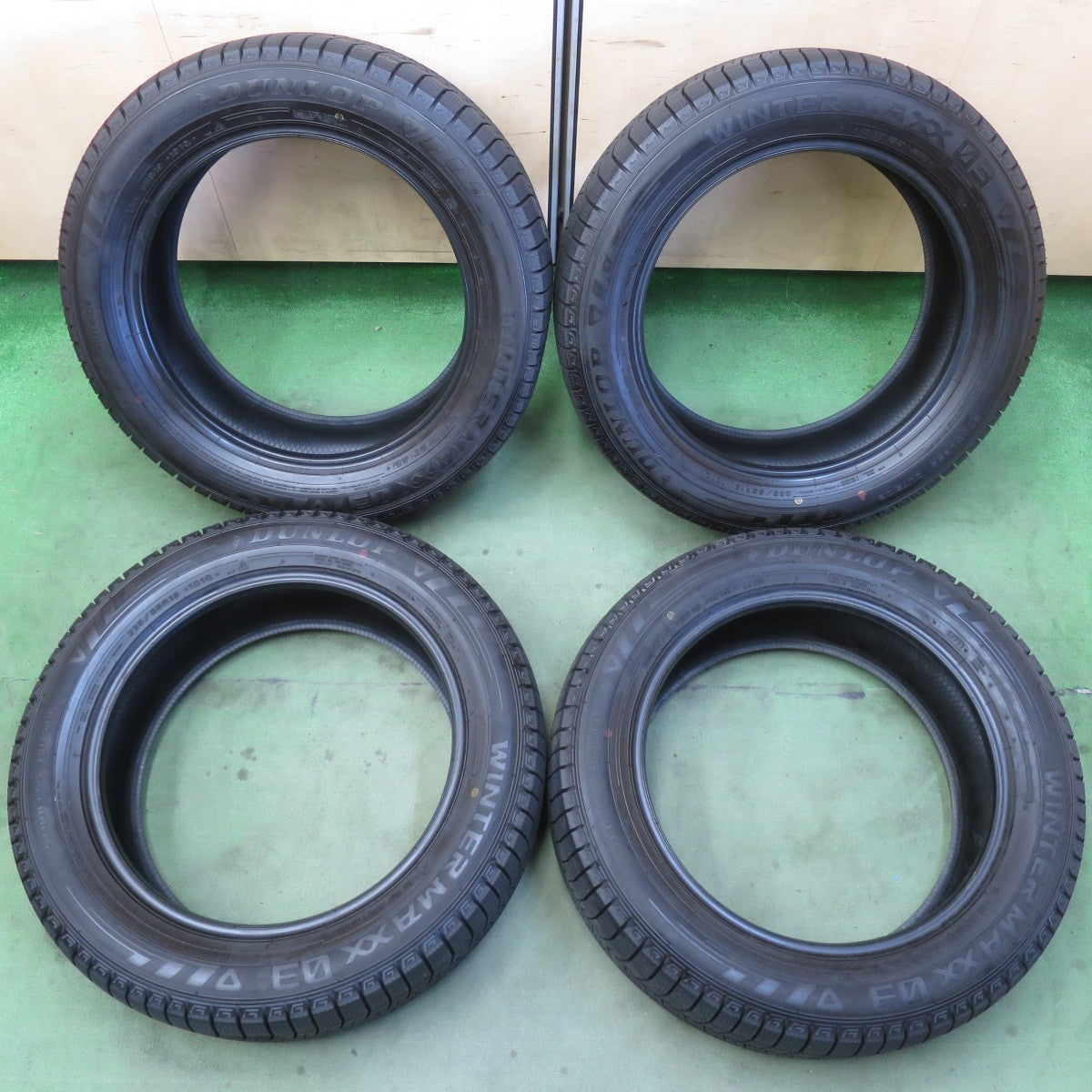 超バリ溝！22年！9.5分以上★スタッドレス 235/55R19 ダンロップ ウインターマックス 03 タイヤ 19インチ クラウン セダン レクサス RX 等★6051509イスタ