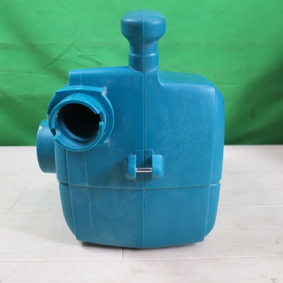 [送料無料] ☆マキタ 充電式 小型 集じん機 14.4V VC340D 充電器 付き makita 電動 工具☆
