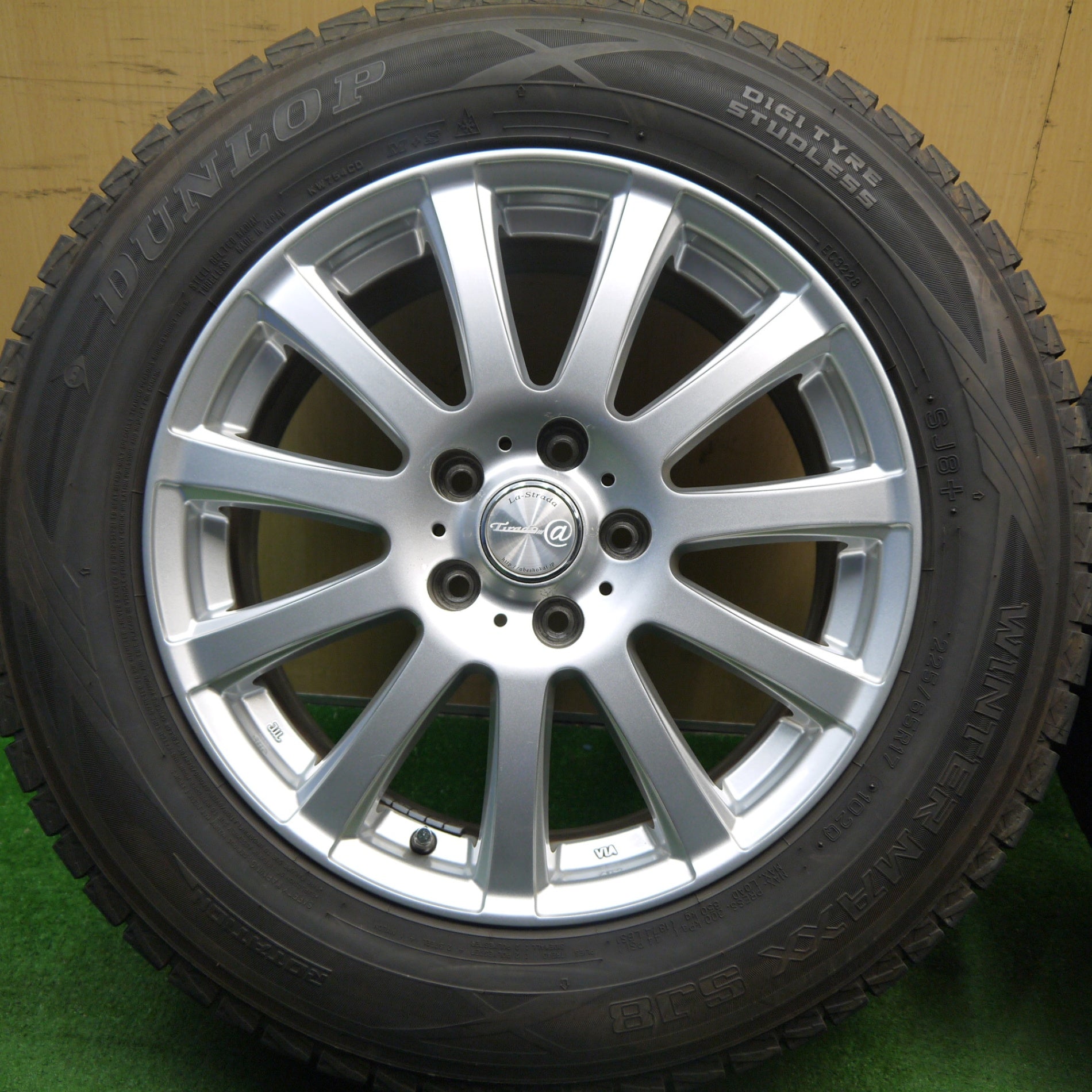 【美品！】225/65R17 スタッドレス【バリ溝】 送料無料*バリ溝！キレイ！9.5分☆スタッドレス 225/65R17