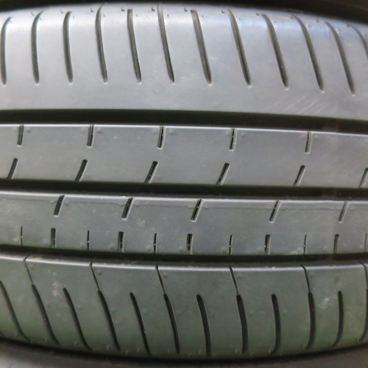 バリ溝！25年！9.5分以上★205/65R16 ダンロップ エナセーブ EC350+ タイヤ 16インチ セレナ カムリ ヤリスクロス エスティマ 等★5121004イノタ