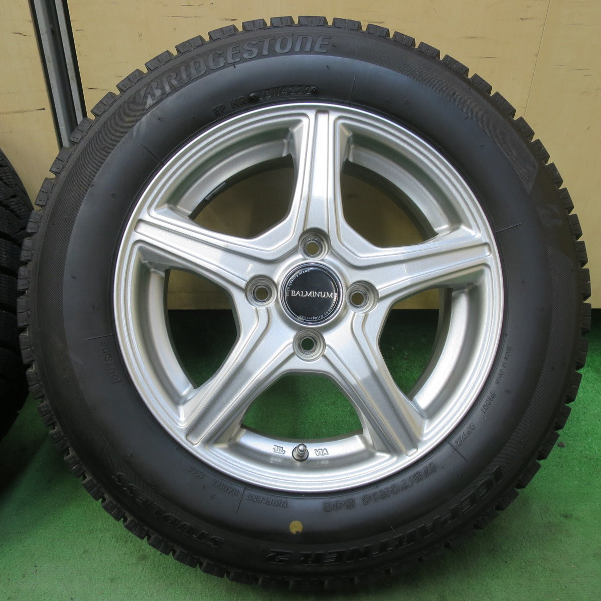 バリ溝！22年！9分★スタッドレス 175/70R14 ブリヂストン アイスパートナー2 BALMINUM VR5 バルミナ 14インチ PCD100/4H★5122405イス