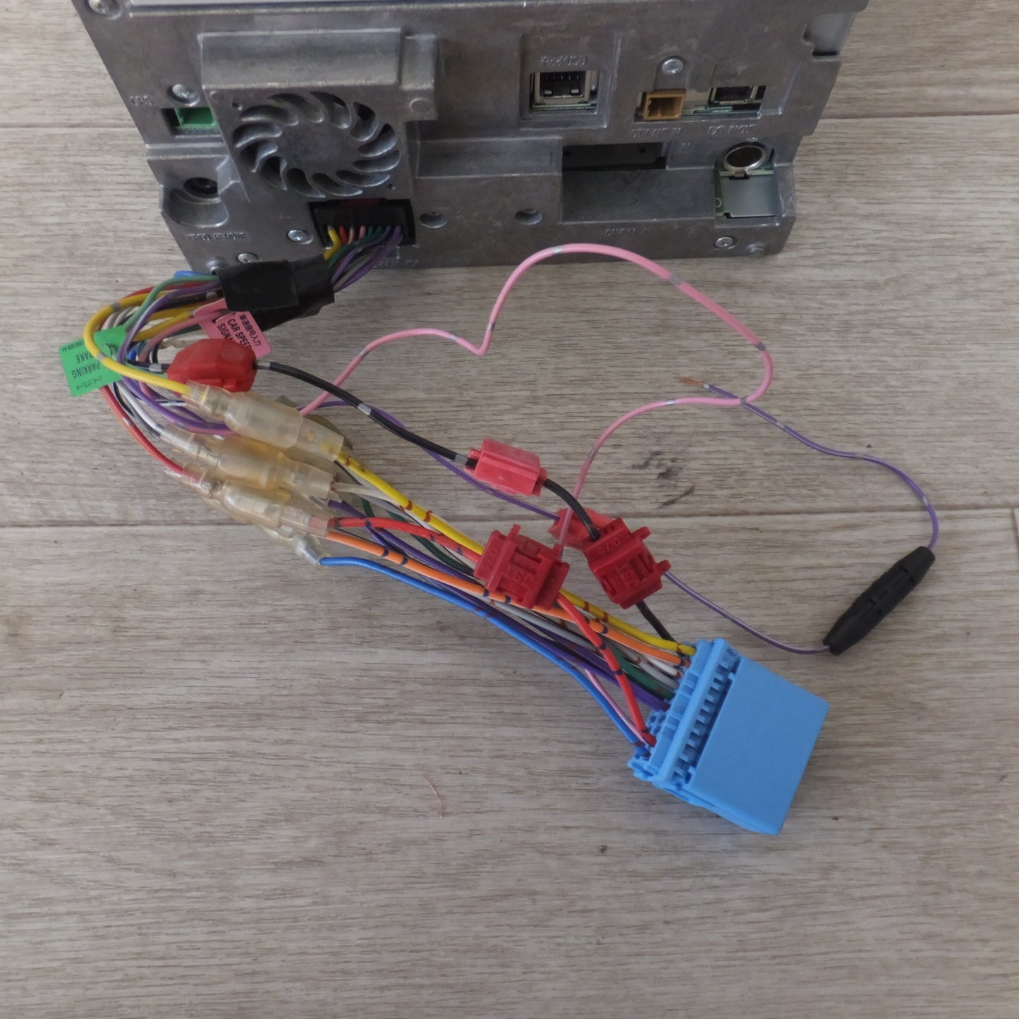 [送料無料] ★カロッツェリア carrozeria AV一体型メモリーナビゲーション 楽ナビ AVIC-MRZ02(26)★