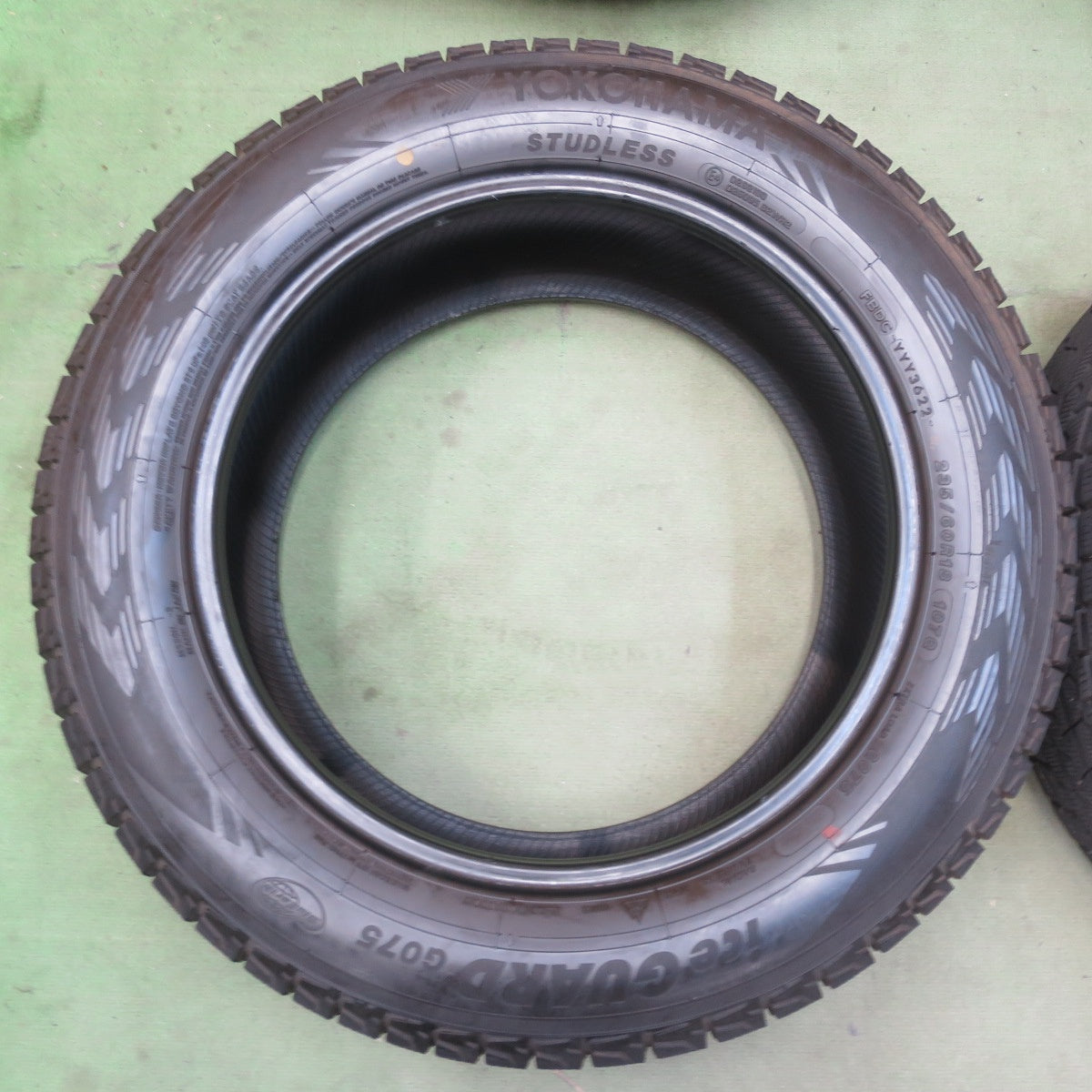 バリ溝！22年！9.5分★スタッドレス 235/60R18 ヨコハマ アイスガード G075 タイヤ 18インチ レクサス CR-V CX-60 CX-7 CX-80 等★6061805イスタ